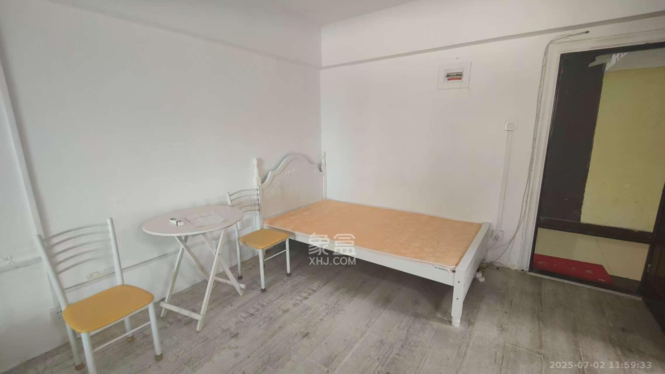 新国际(森和大厦) 1室0厅0卫 2300.0元/月 新国际(森和大厦) 1室0厅0卫 2300.0元/月室内图