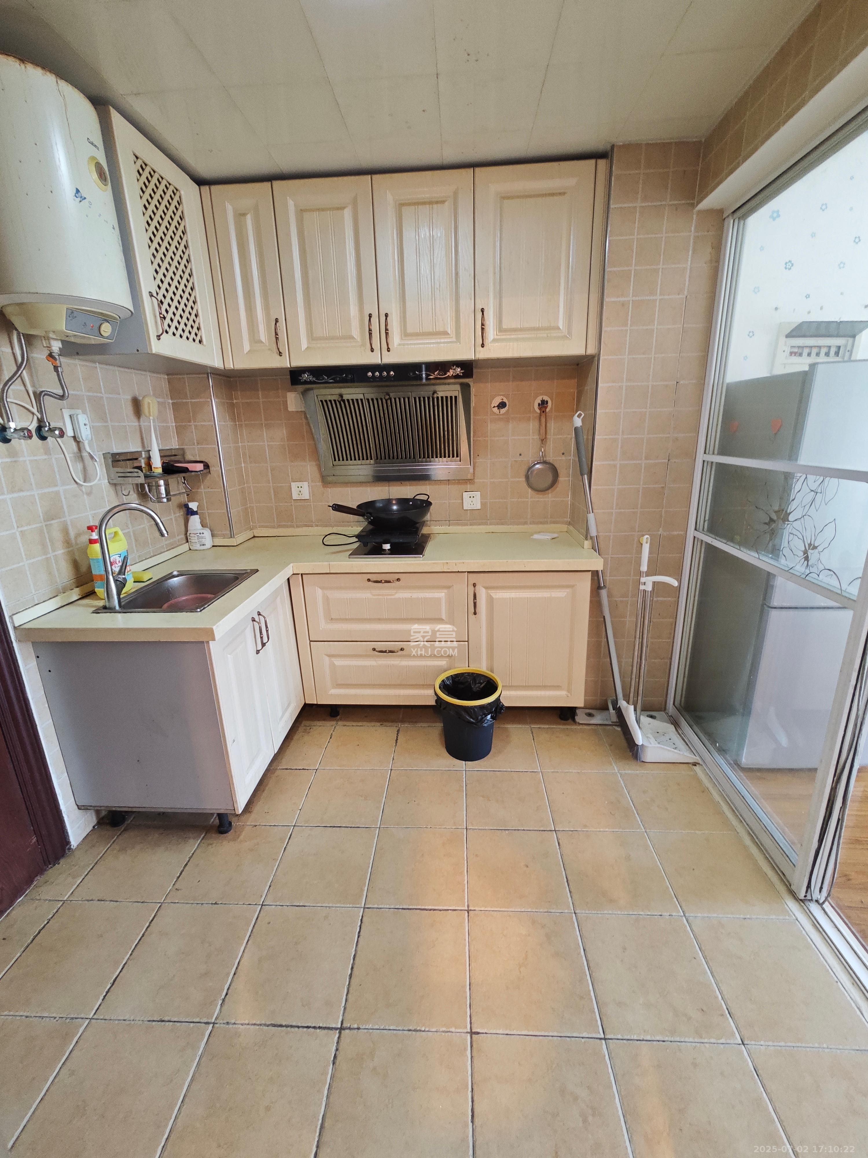 剑桥名门  2室1厅1卫    1300.0元/月 剑桥名门  2室1厅1卫    1300.0元/月室内图