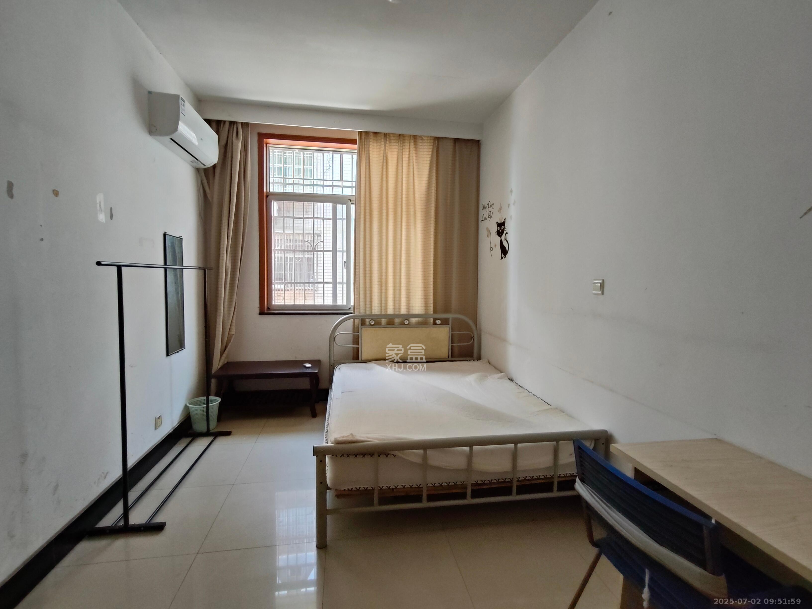 泉塘小区 3室1厅2卫 1200.0元/月 泉塘小区 3室1厅2卫 1200.0元/月室内图