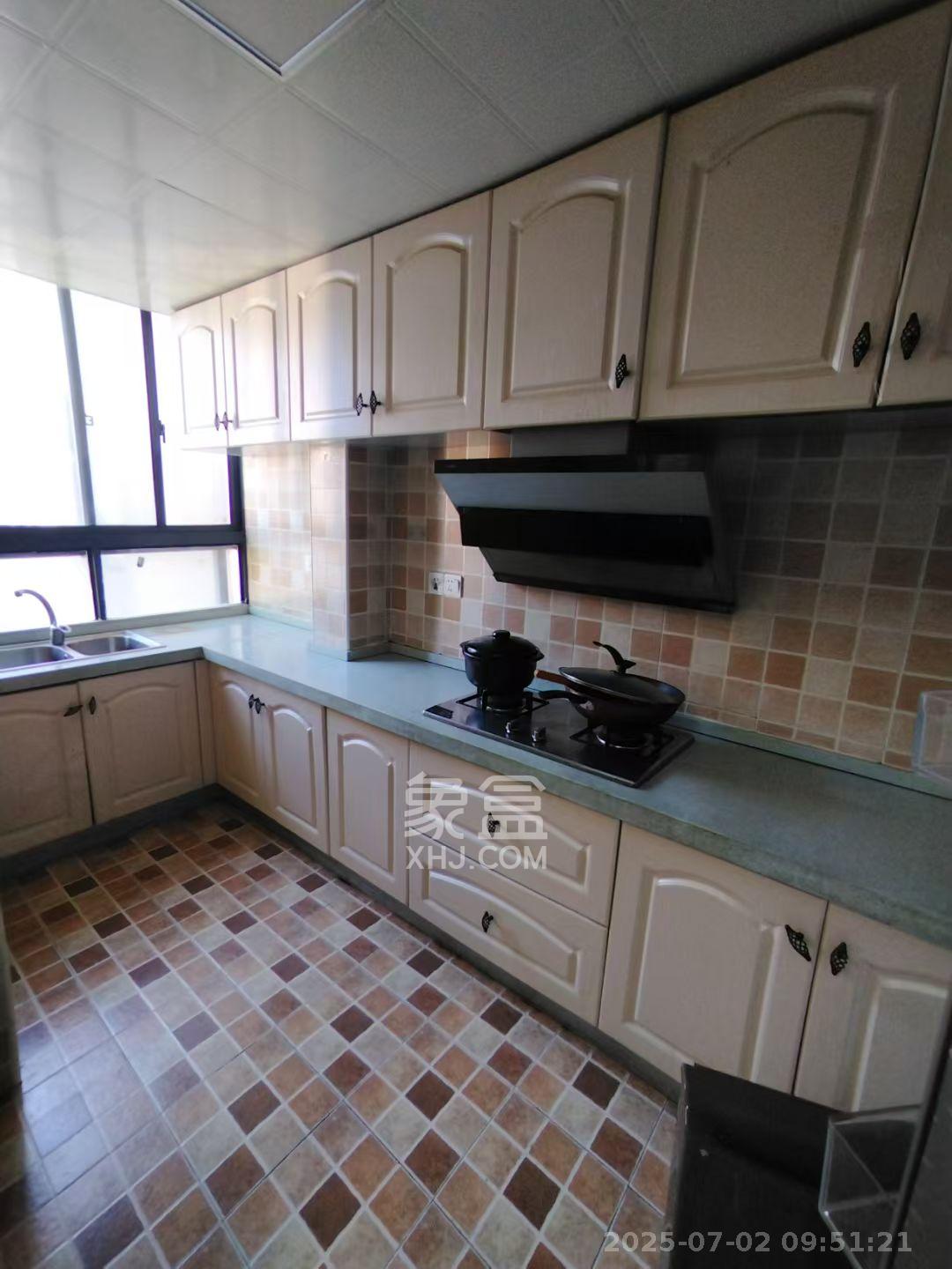 蓝山郡 3室2厅1卫 2000.0元/月 蓝山郡 3室2厅1卫 2000.0元/月室内图