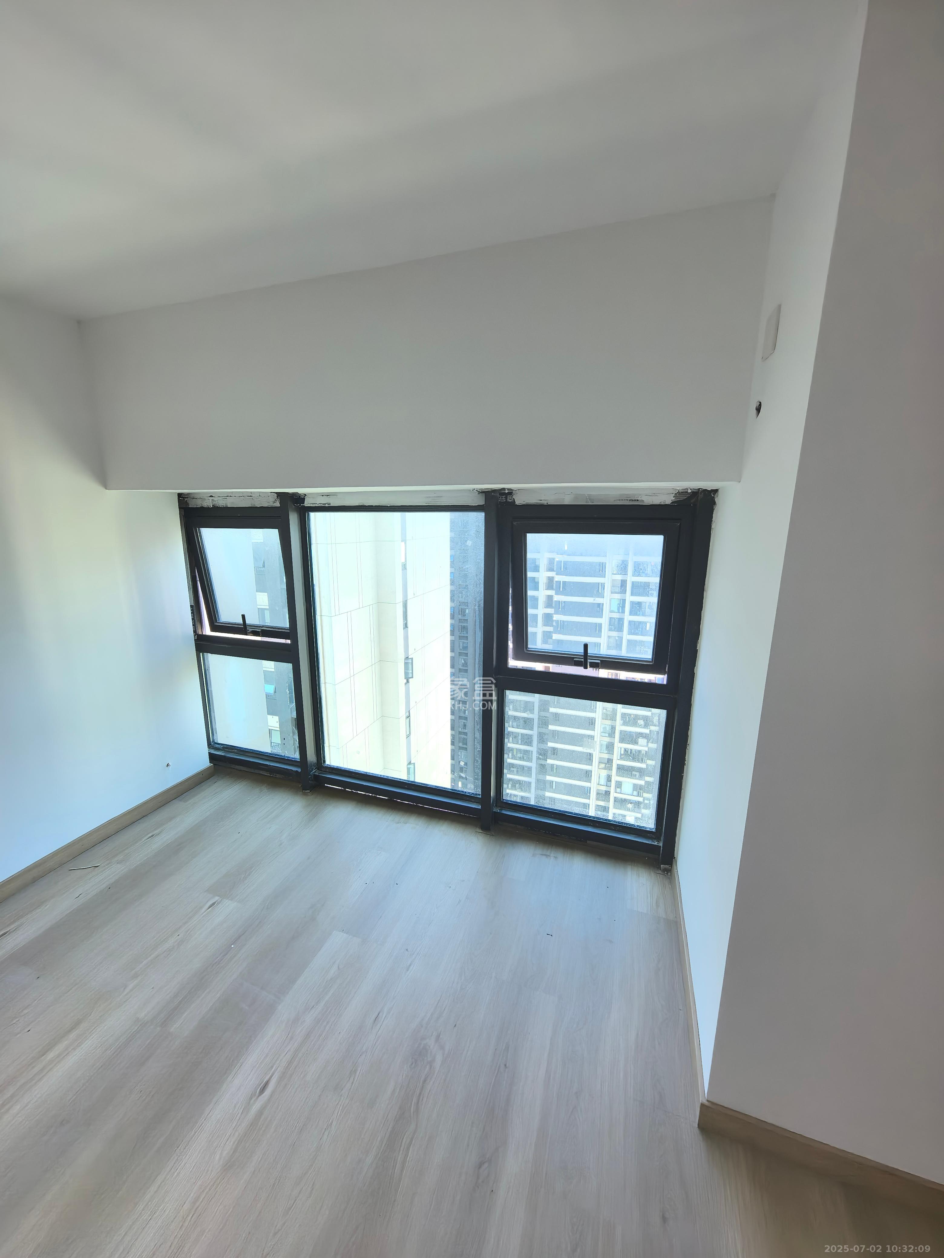 绿地V岛 1室1厅1卫 1400.0元/月 绿地V岛 1室1厅1卫 1400.0元/月室内图