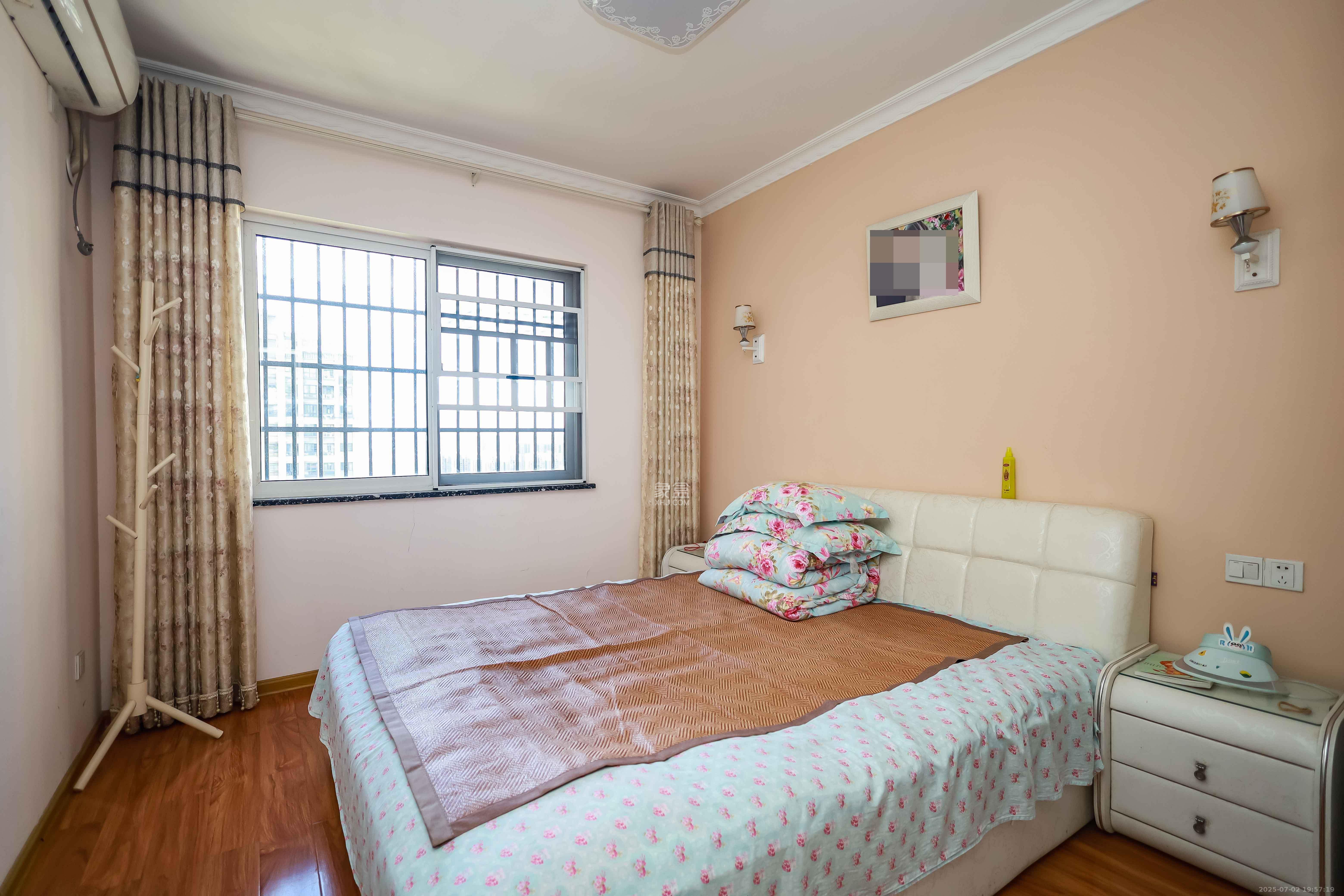 天麓尚层 3室2厅2卫 82.0万 天麓尚层 3室2厅2卫 82.0万卧室