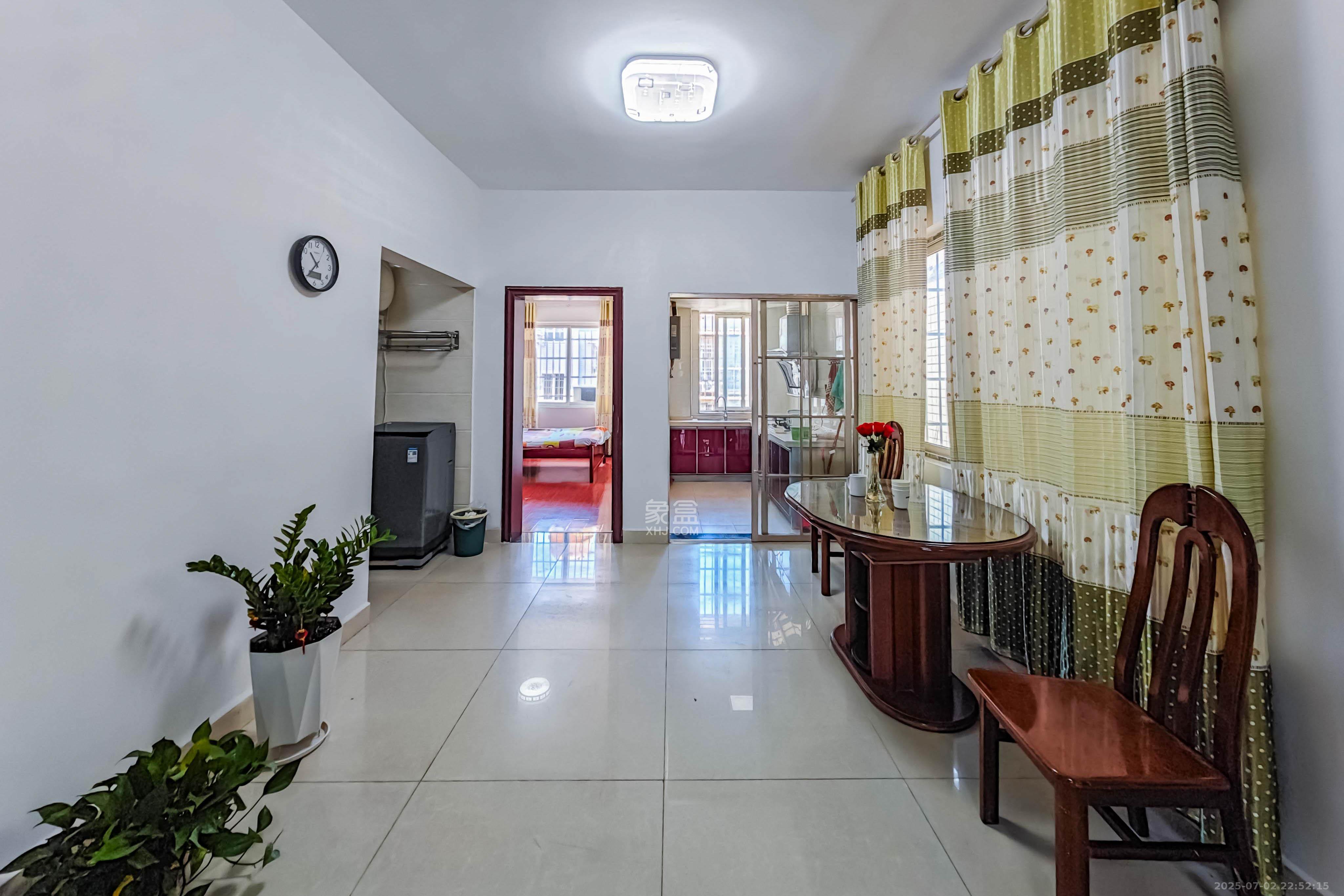 旺盛佳园 3室2厅2卫 58.0万 旺盛佳园 3室2厅2卫 58.0万客厅