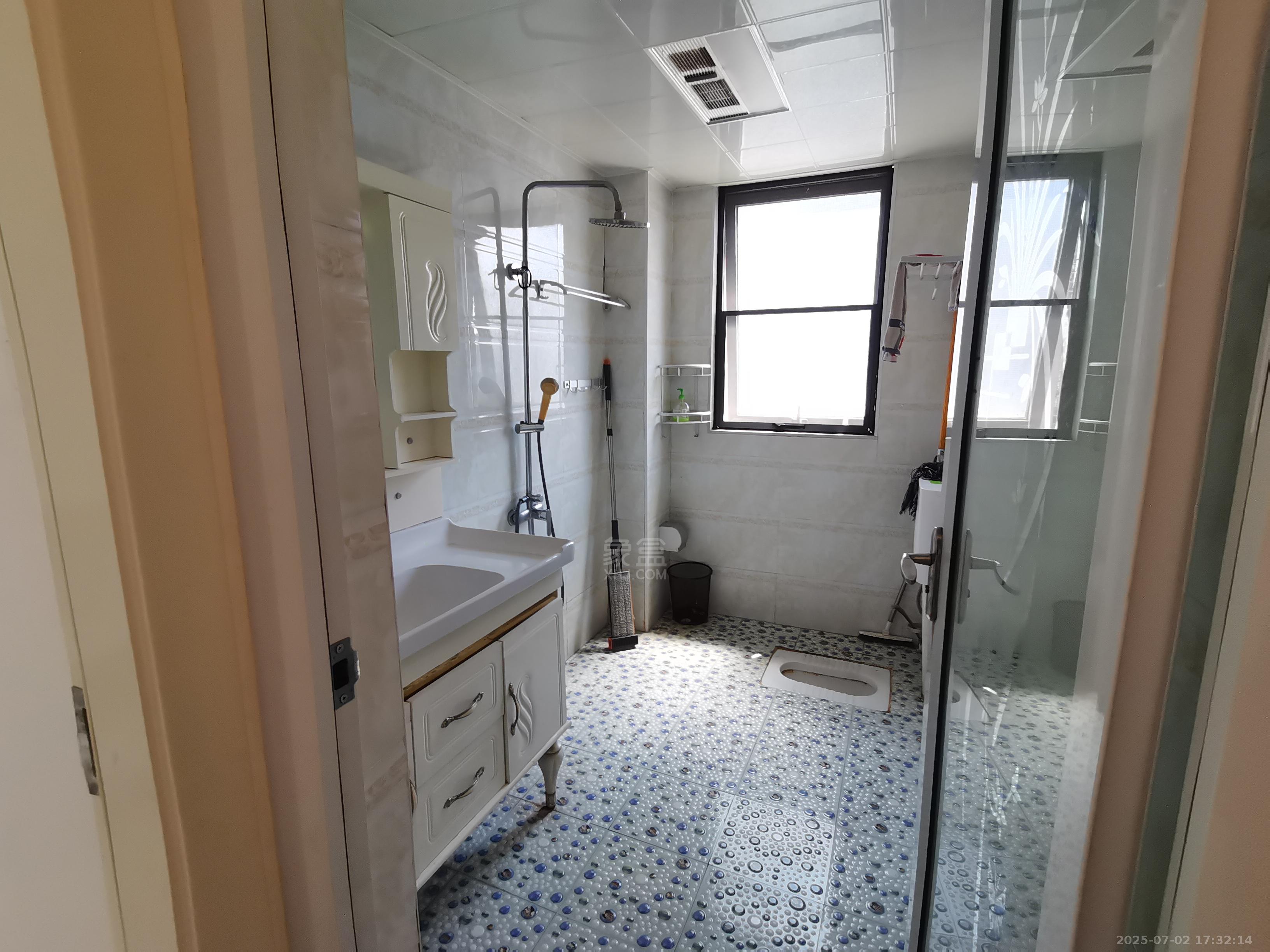 中建御山和苑 1室2厅1卫 2000.0元/月 中建御山和苑 1室2厅1卫 2000.0元/月室内图