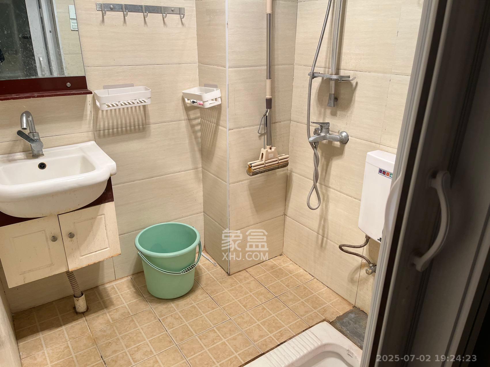 中建芙蓉工社 2室1厅1卫 1400.0元/月 中建芙蓉工社 2室1厅1卫 1400.0元/月室内图