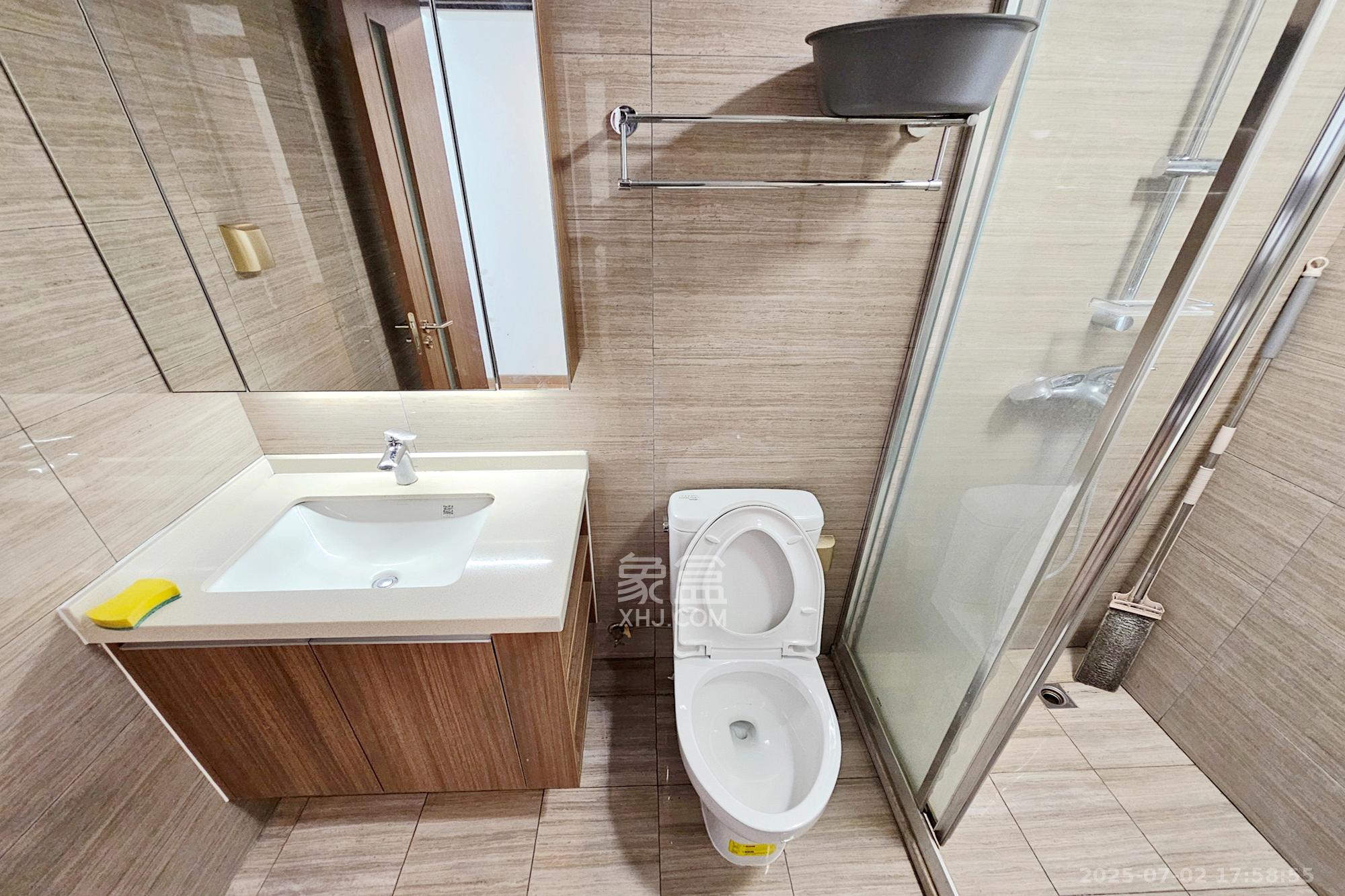 阳光城尚东湾青柠园 3室2厅2卫 108.0万 阳光城尚东湾青柠园 3室2厅2卫 108.0万卫生间