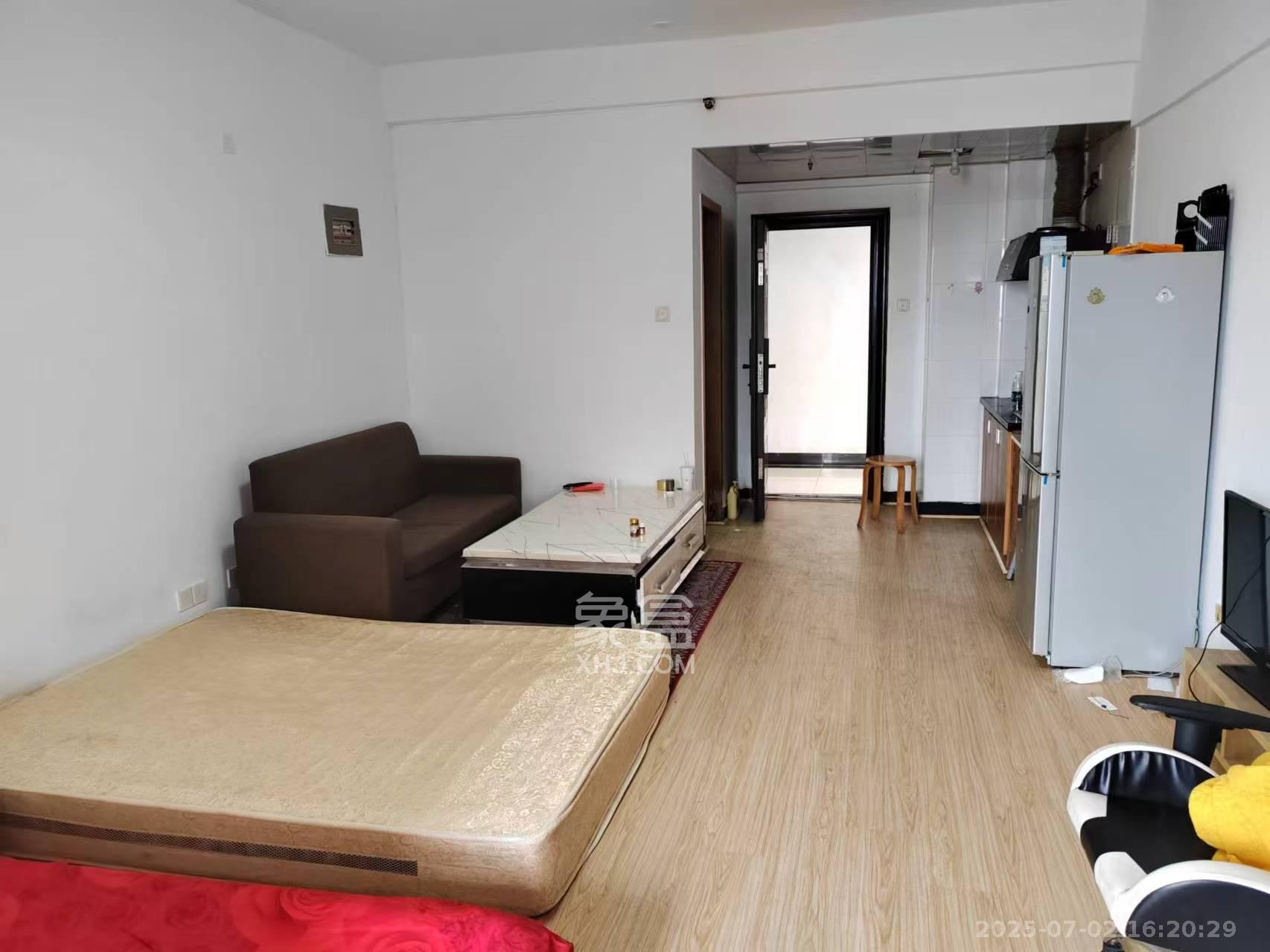 七彩丽都  1室1厅1卫    1800.0元/月 七彩丽都  1室1厅1卫    1800.0元/月室内图