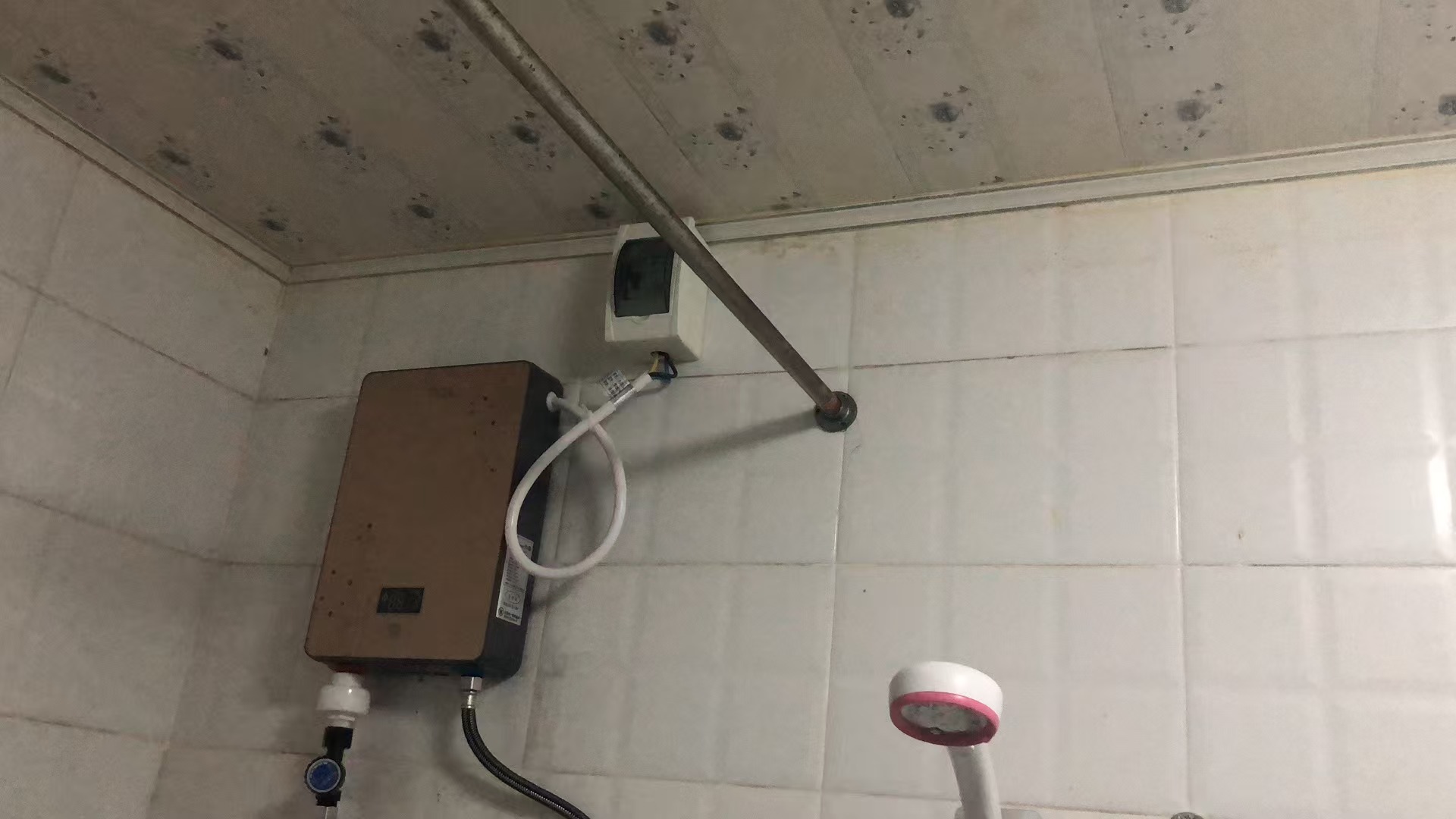 金海大厦(海秀西路) 1室1厅1卫 1200.0元/月 金海大厦(海秀西路) 1室1厅1卫 1200.0元/月室内图