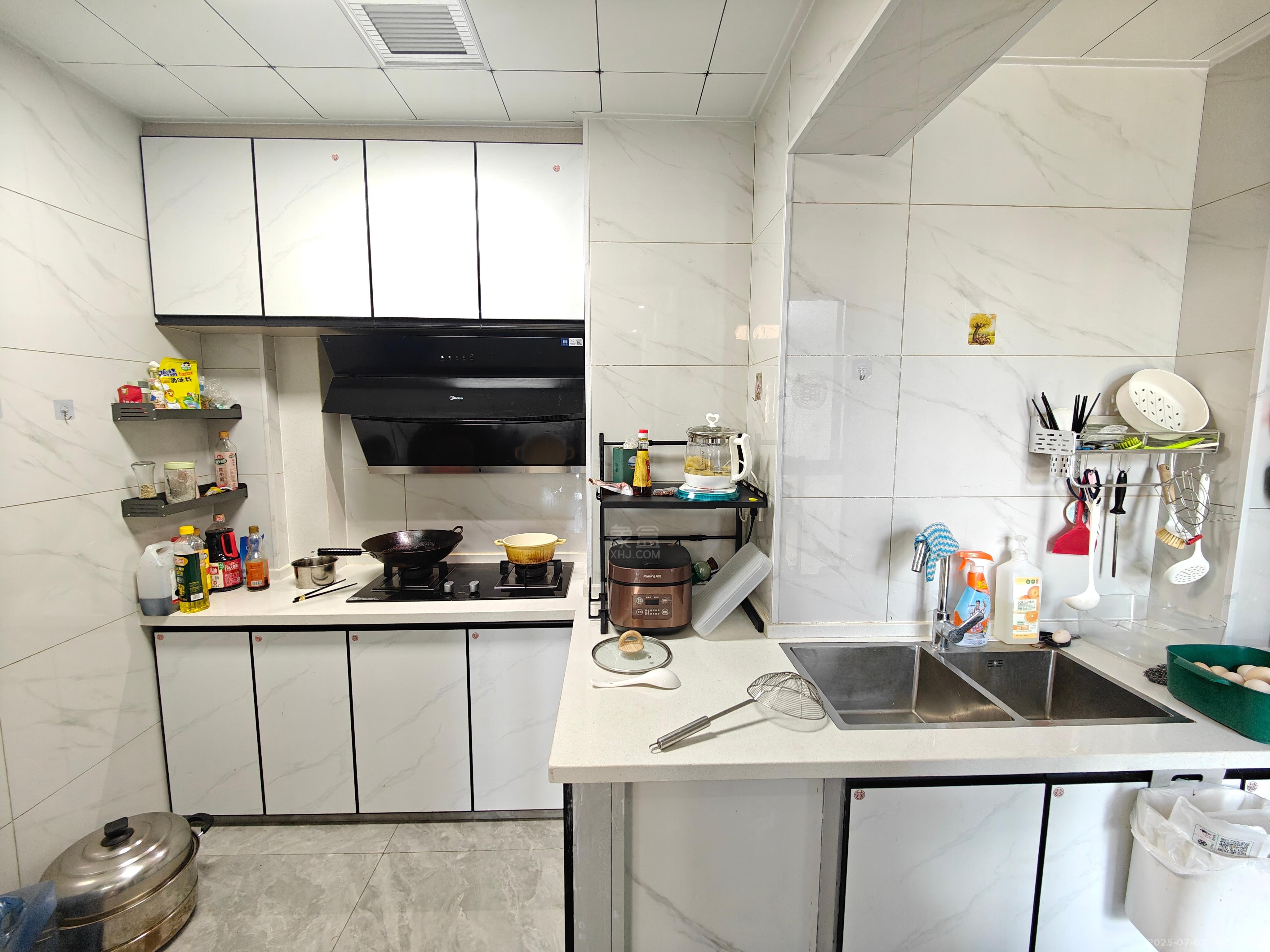 美的城四期 3室2厅2卫 2200.0元/月 美的城四期 3室2厅2卫 2200.0元/月室内图