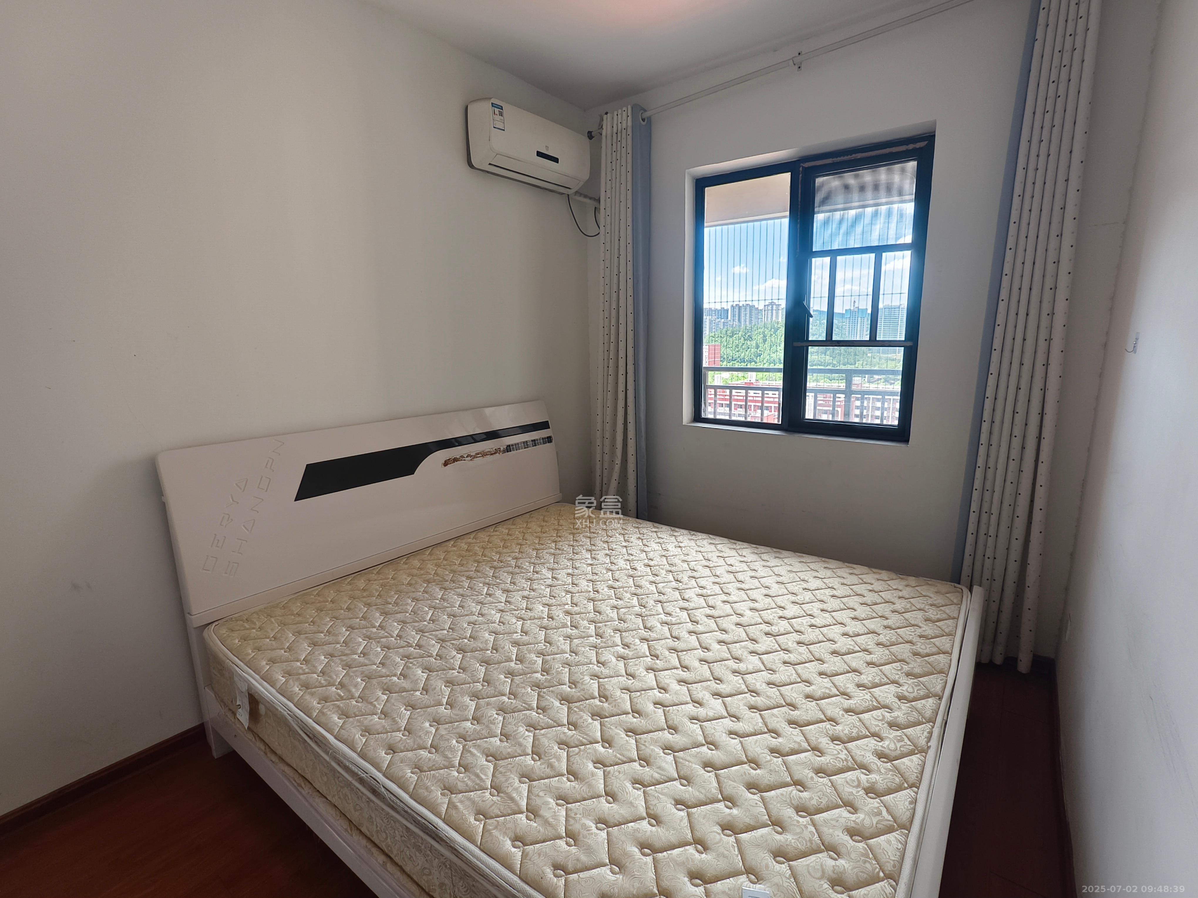 邦盛水岸御园  4室2厅2卫    2200.0元/月室内图