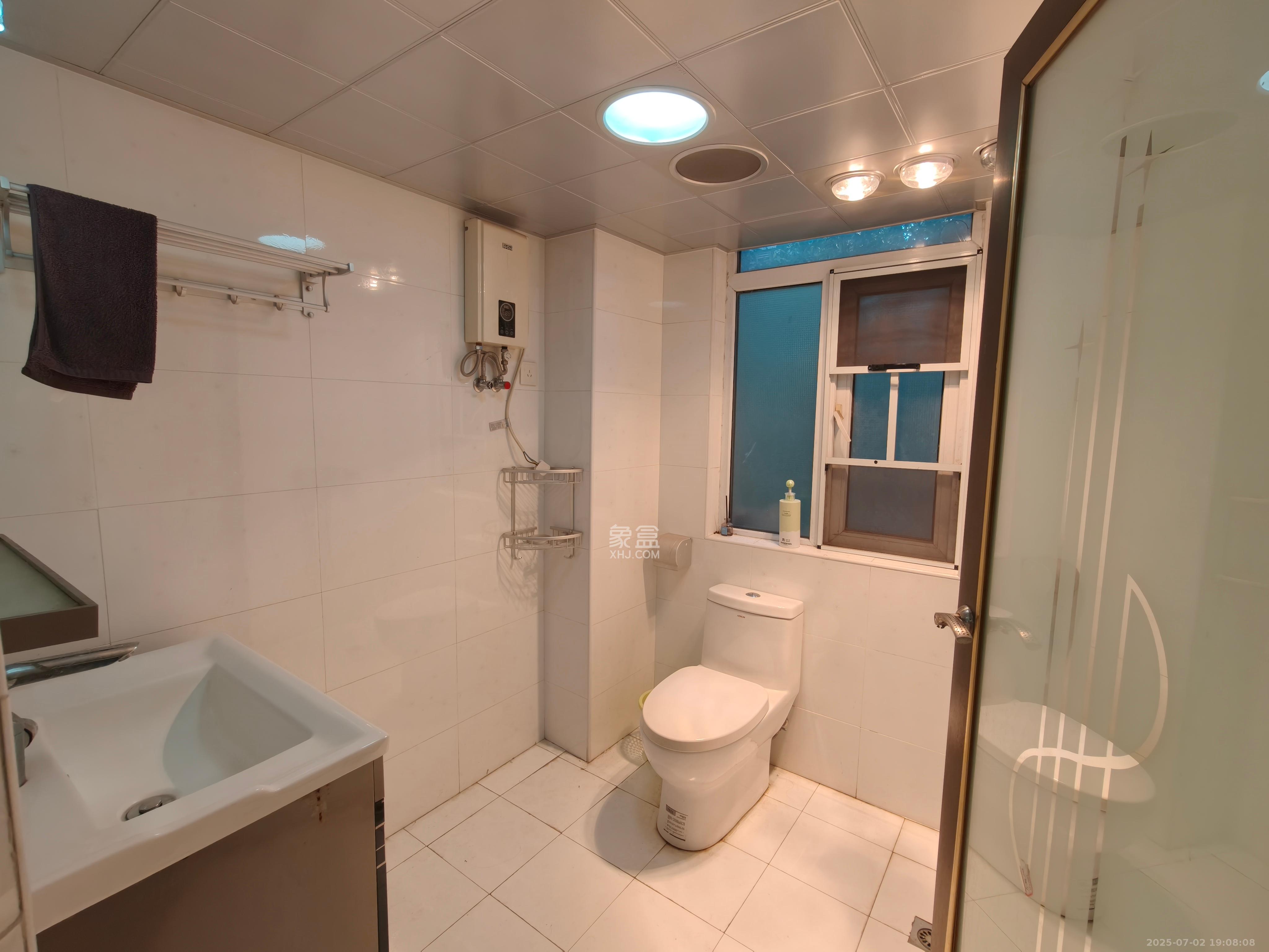 万国城(当代满庭春MOMA)一期 3室2厅2卫 2700.0元/月 万国城(当代满庭春MOMA)一期 3室2厅2卫 2700.0元/月室内图