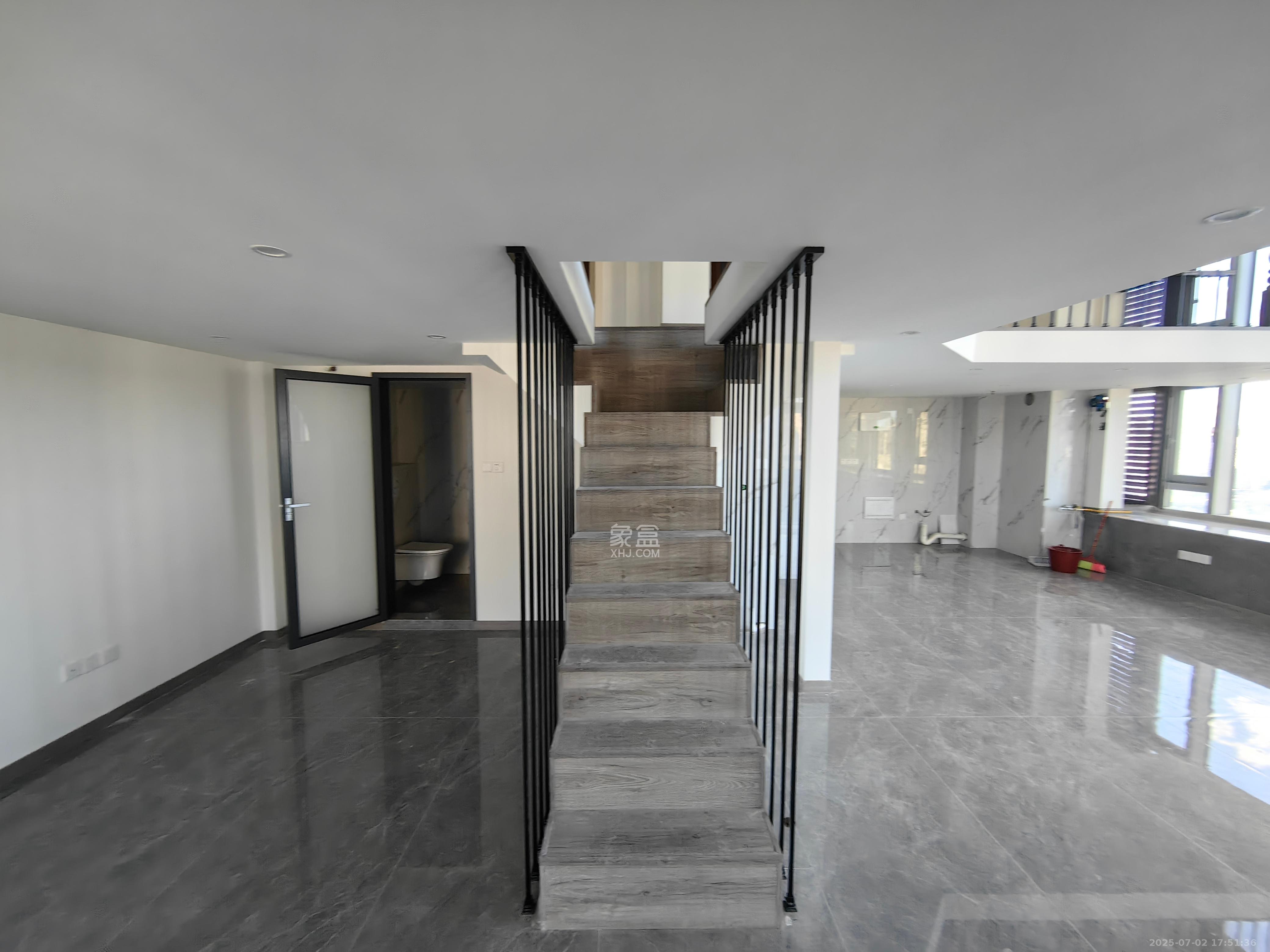 福晟翡翠湾 2室2厅2卫 3500.0元/月 福晟翡翠湾 2室2厅2卫 3500.0元/月室内图