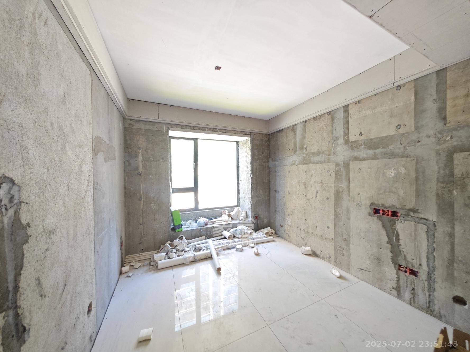 长房岭秀时代 4室2厅2卫 139.8万 长房岭秀时代 4室2厅2卫 139.8万卧室