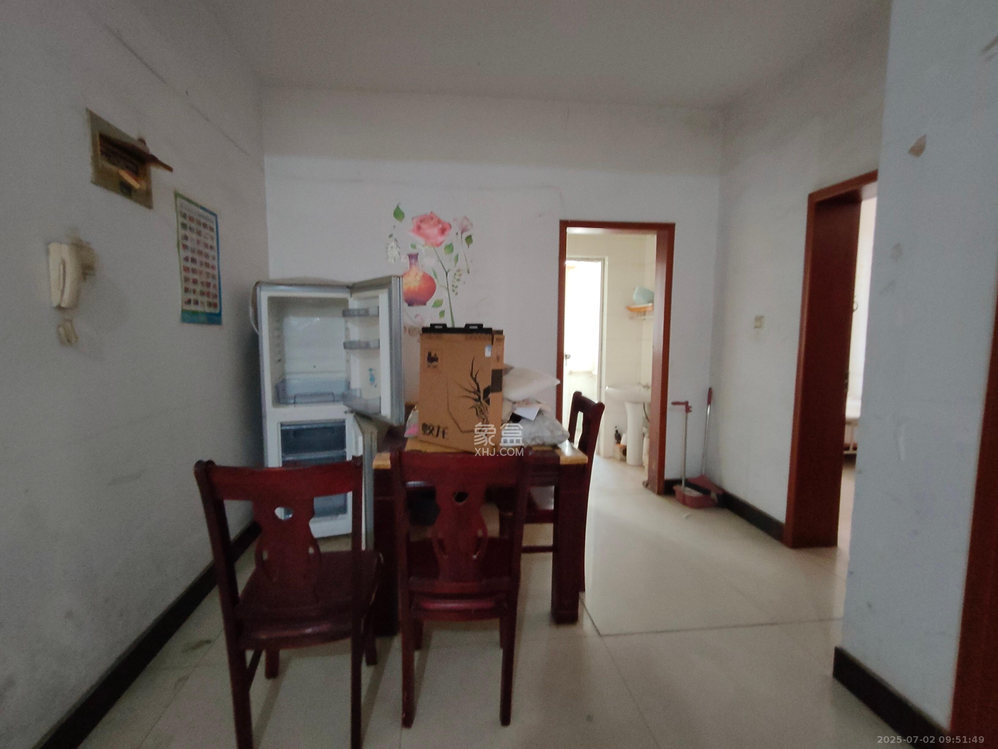 泉塘小区 3室1厅2卫 1200.0元/月 泉塘小区 3室1厅2卫 1200.0元/月室内图