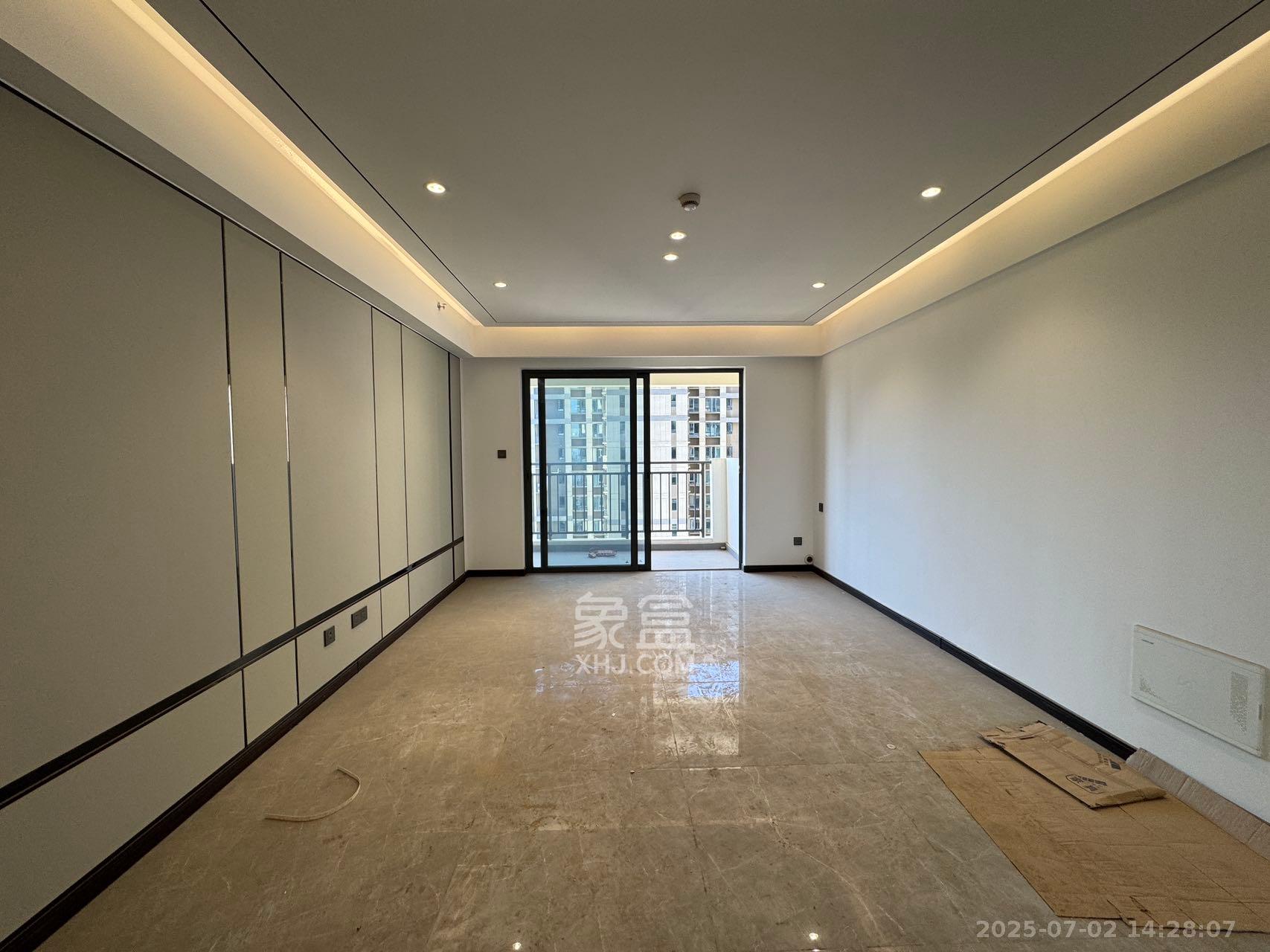 卓越中寰 4室2厅2卫 5500.0元/月 卓越中寰 4室2厅2卫 5500.0元/月室内图