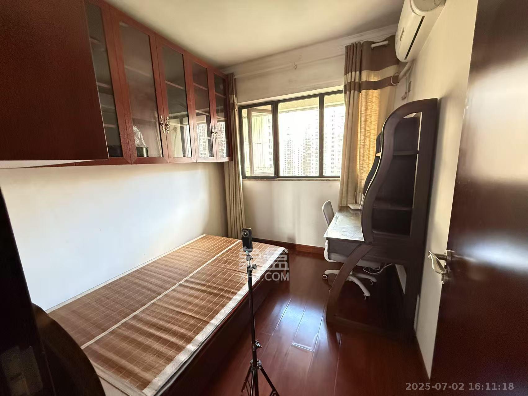 好莱城（弘德西街）  3室2厅1卫    2400.0元/月室内图