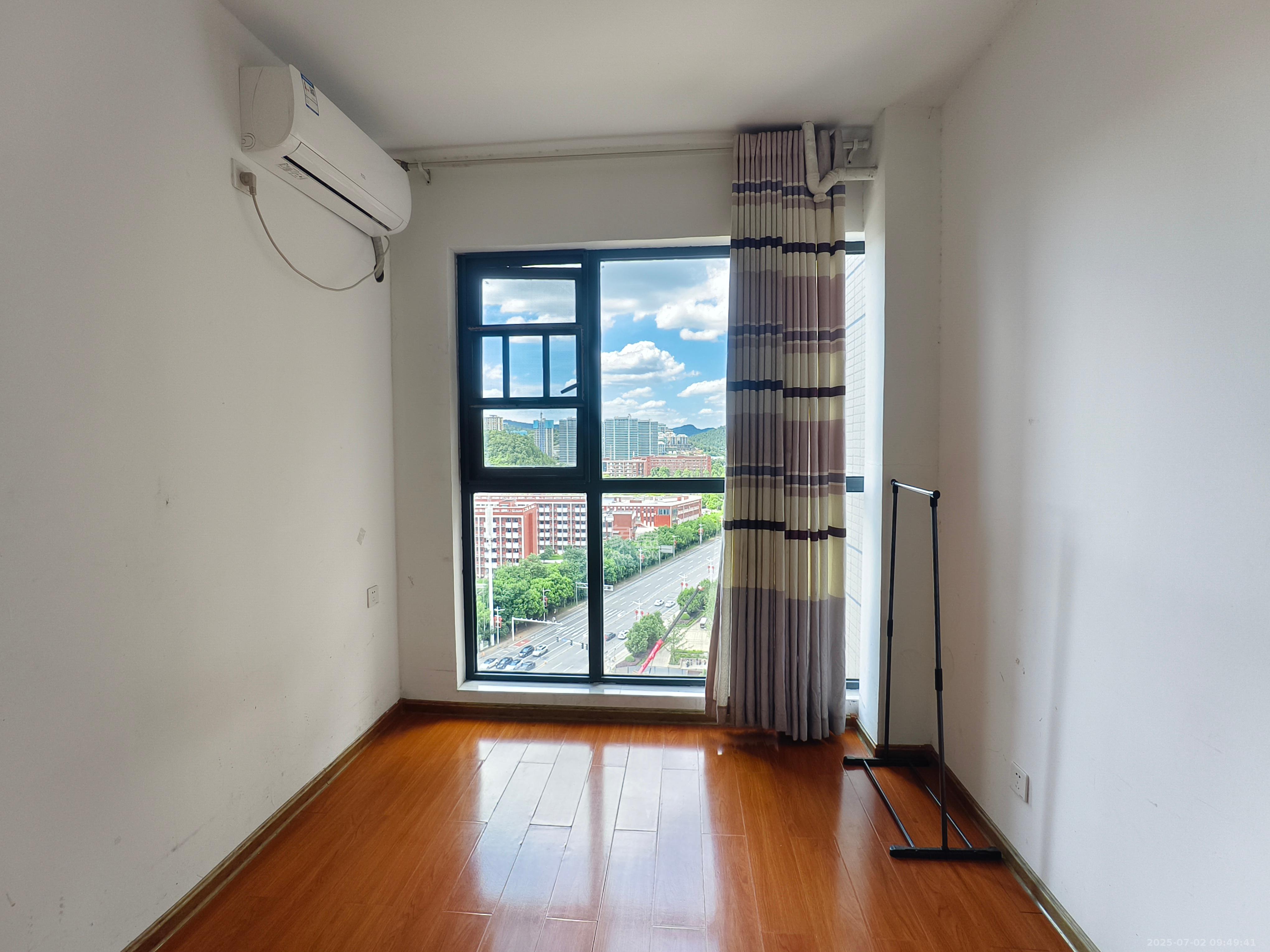 邦盛水岸御园 4室2厅2卫 2200.0元/月 邦盛水岸御园 4室2厅2卫 2200.0元/月室内图