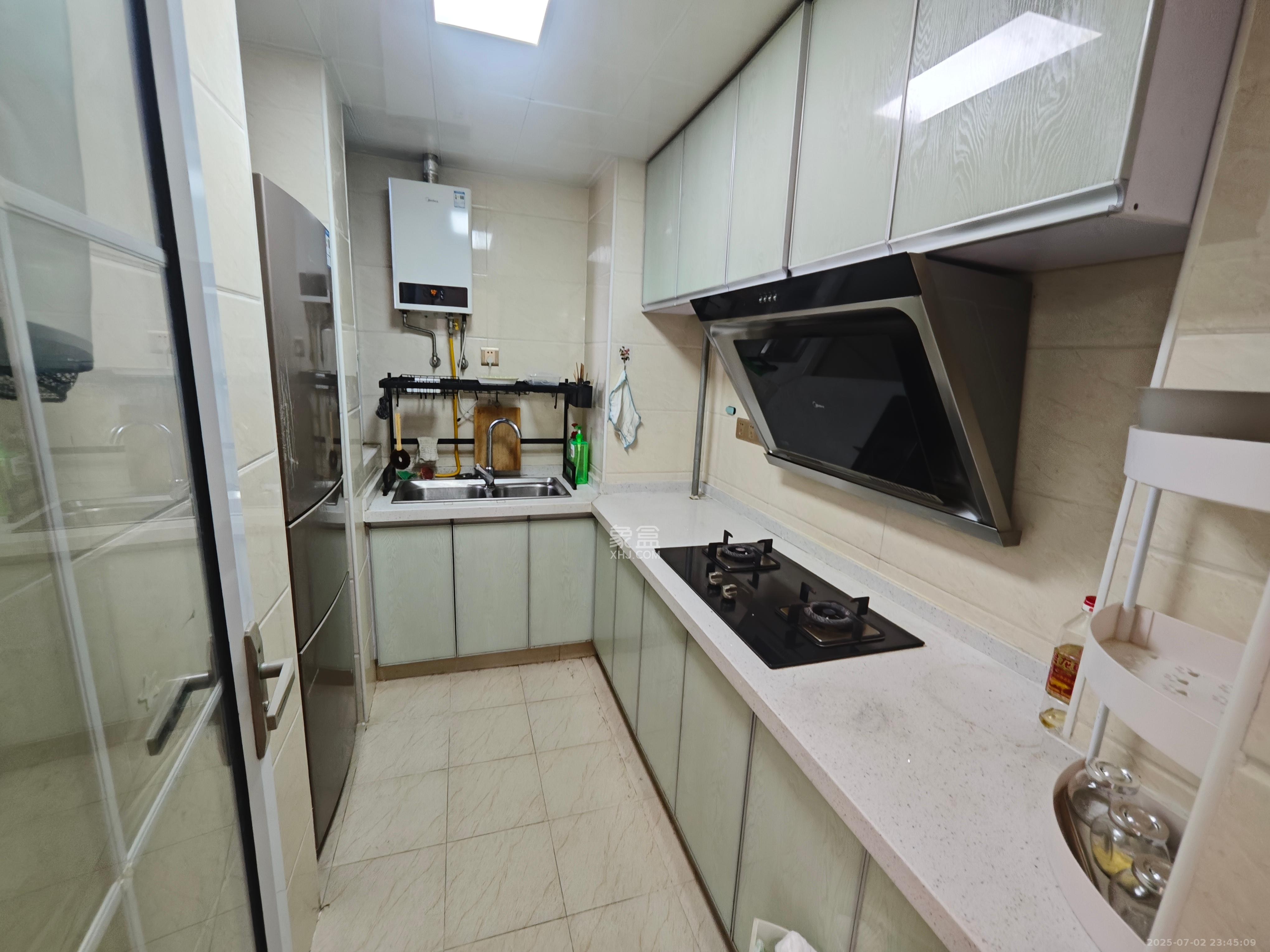 荷花园市直教师村(长沙市教育局直属教师二村) 3室2厅1卫 2500.0元/月 荷花园市直教师村(长沙市教育局直属教师二村) 3室2厅1卫 2500.0元/月室内图