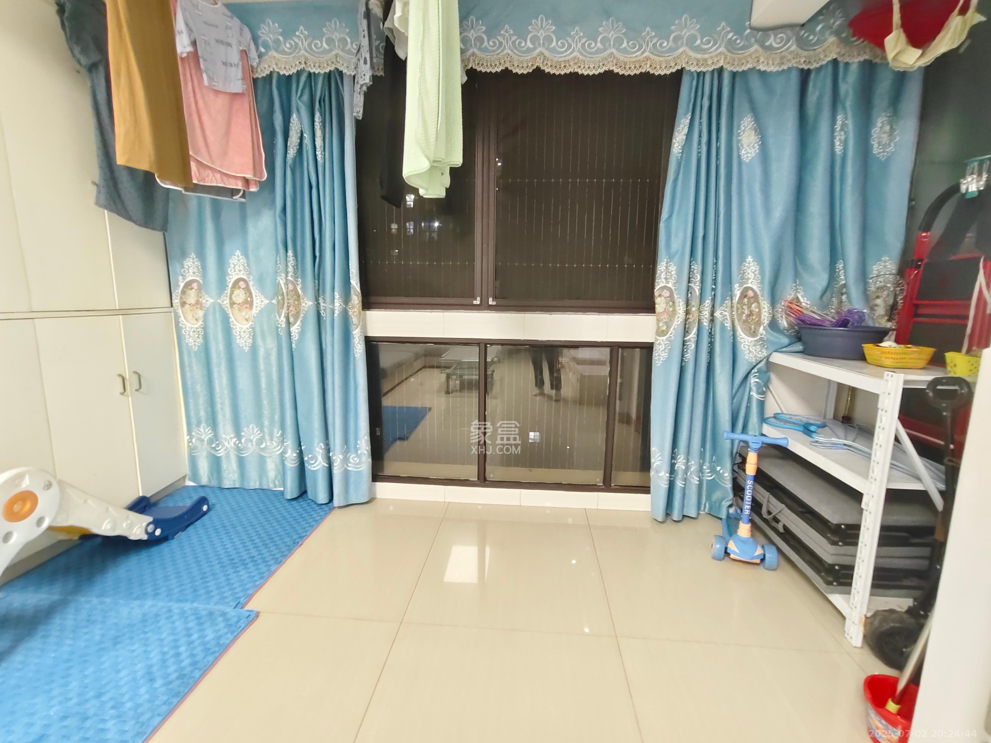 阳光丽城  3室2厅1卫   2400.00元/月室内图