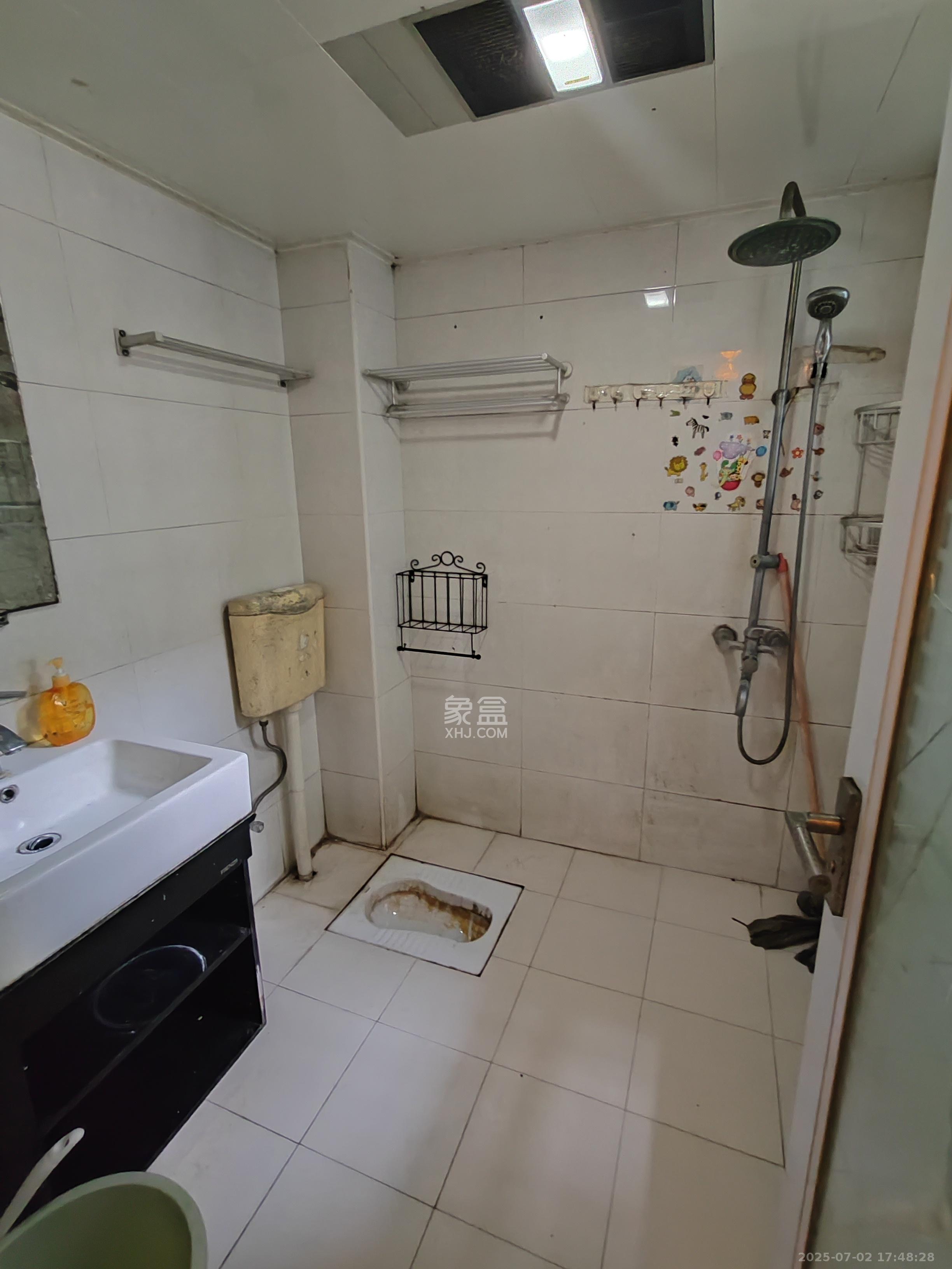 红树湾  3室2厅2卫   2200.00元/月室内图