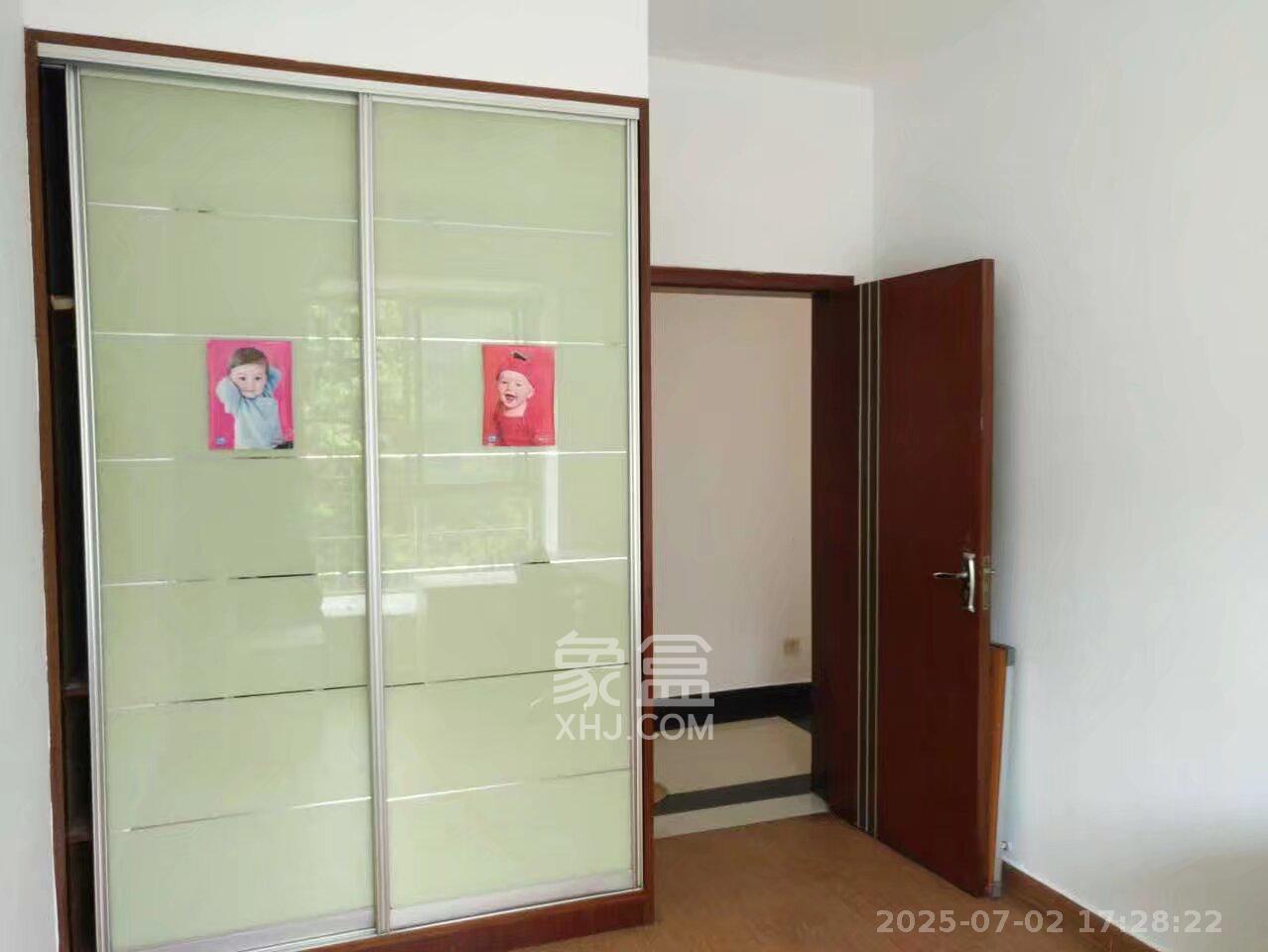 芙蓉苑  3室2厅1卫    2600.0元/月 芙蓉苑  3室2厅1卫    2600.0元/月室内图