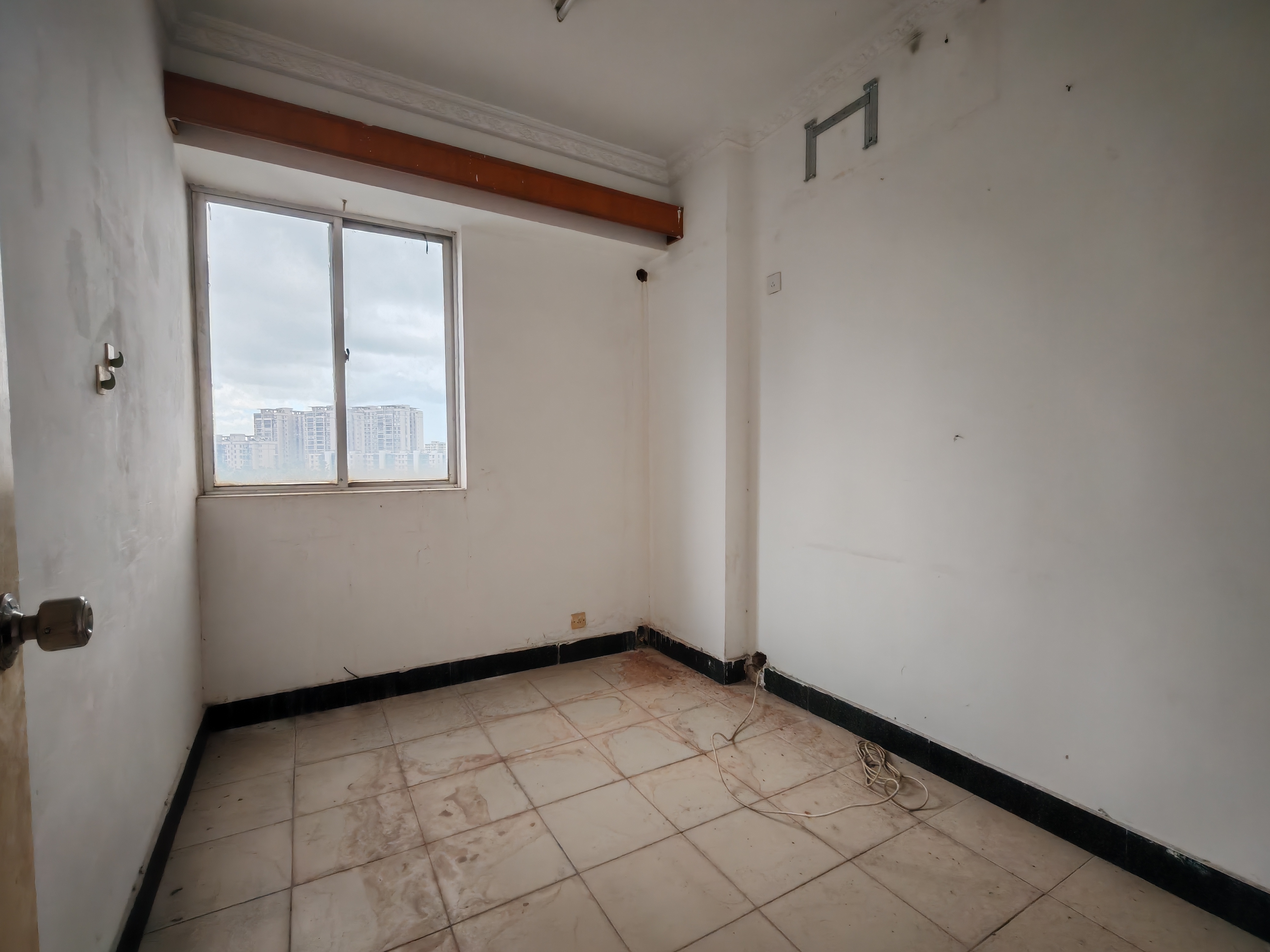 世贸中心  3室2厅2卫    130.0万 世贸中心  3室2厅2卫    130.0万客厅