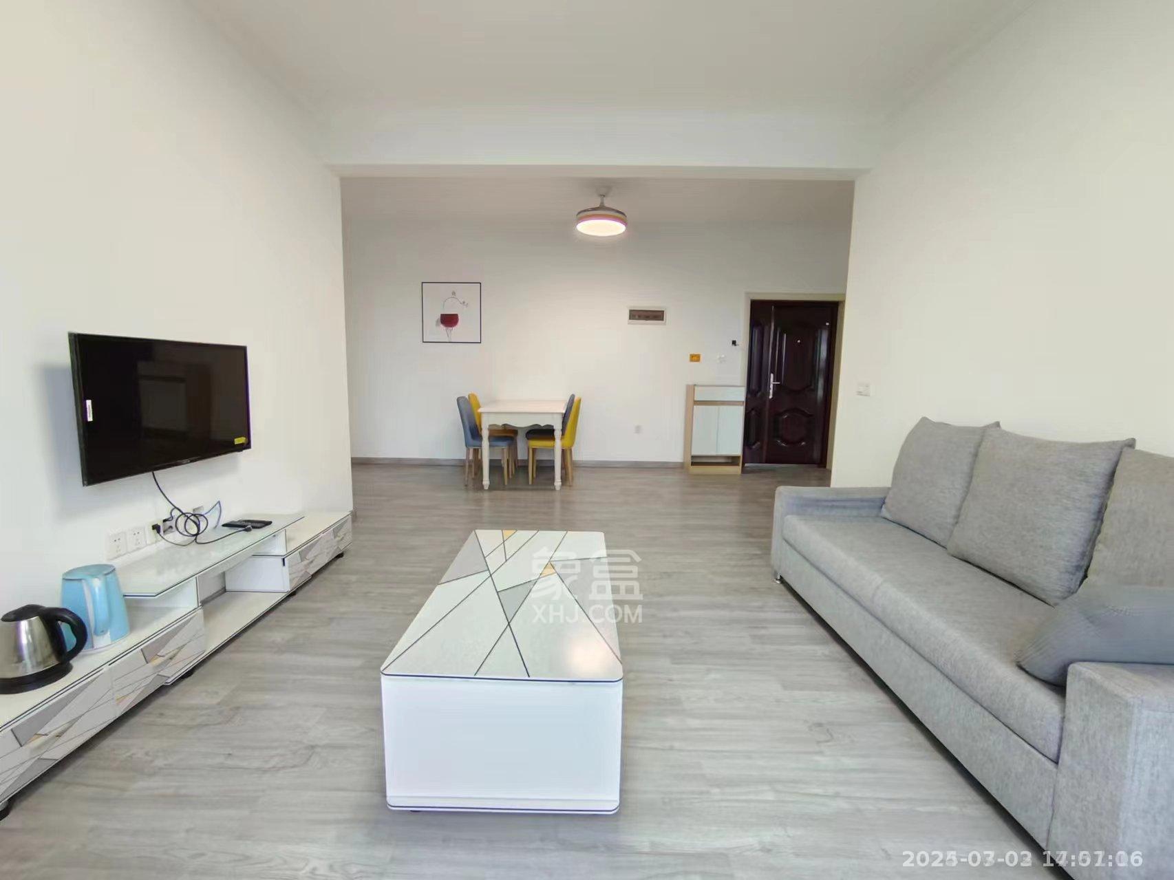 湖景名城  3室2厅1卫    1800.0元/月 湖景名城  3室2厅1卫    1800.0元/月室内图