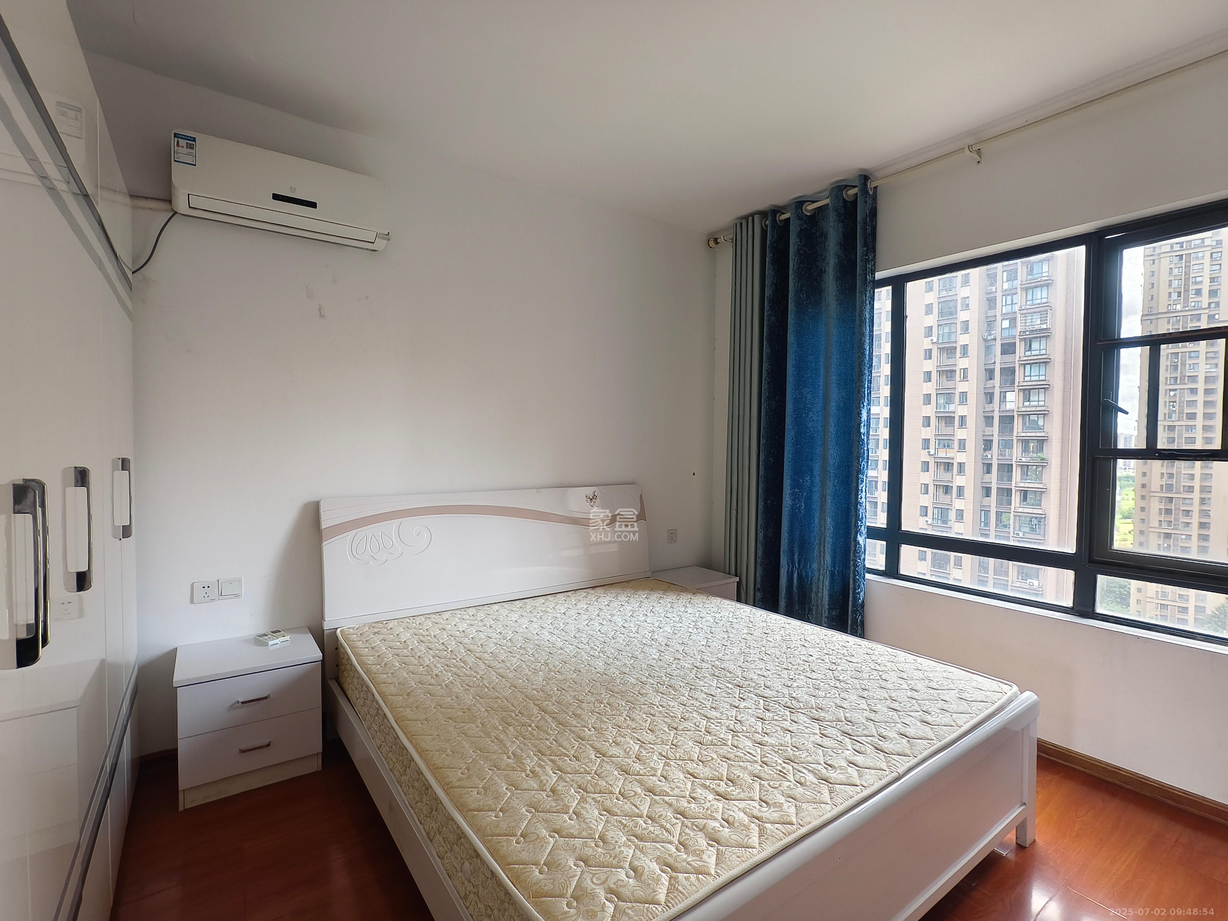 邦盛水岸御园  4室2厅2卫    2200.0元/月室内图