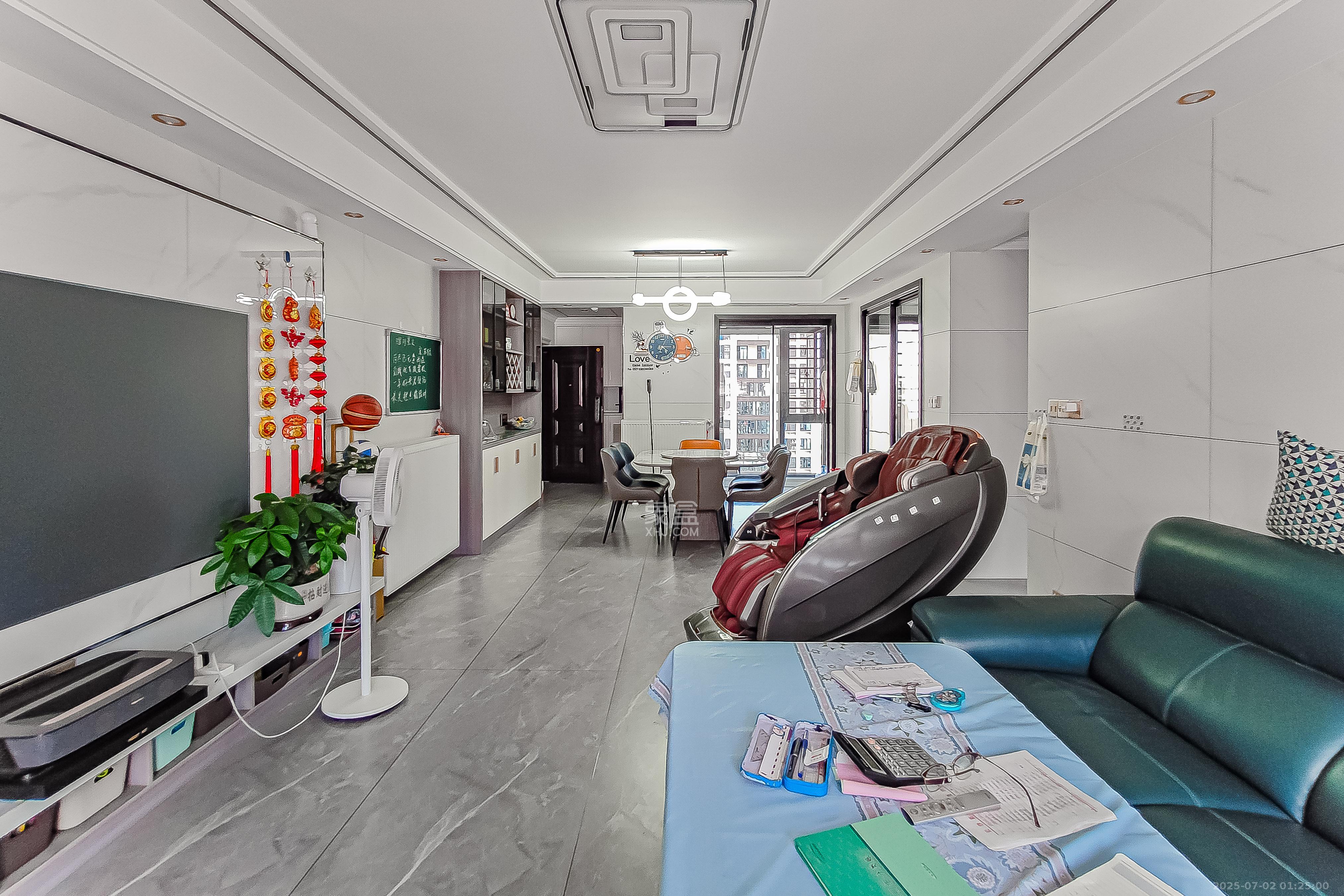 旭辉美的东樾城 4室2厅2卫 139.8万 旭辉美的东樾城 4室2厅2卫 139.8万客厅