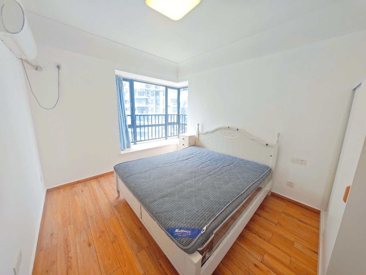 星华海岸城一期  2室2厅1卫    105.0万 星华海岸城一期  2室2厅1卫    105.0万客厅