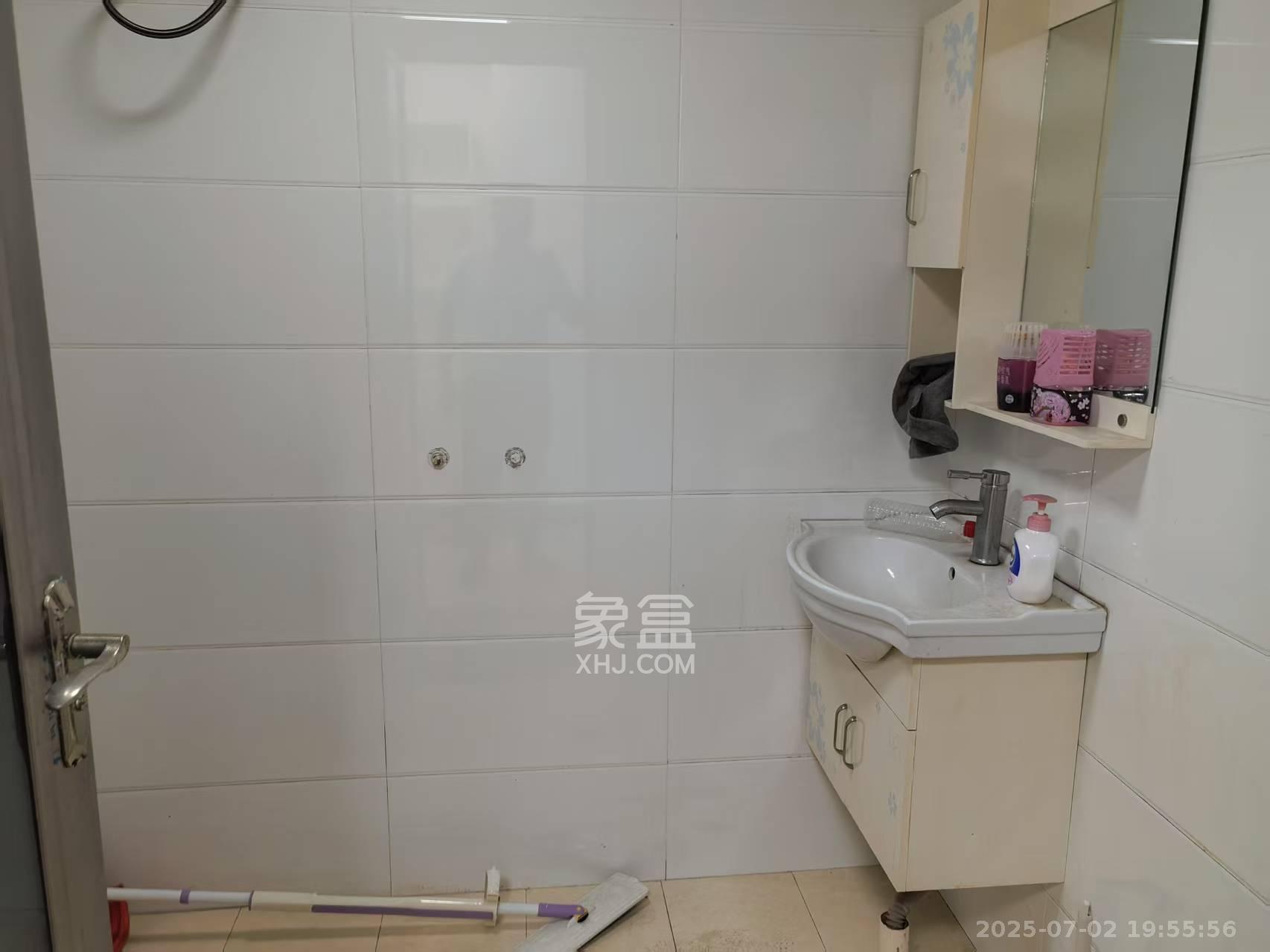 奥克斯广场  1室1厅1卫   2000.00元/月室内图