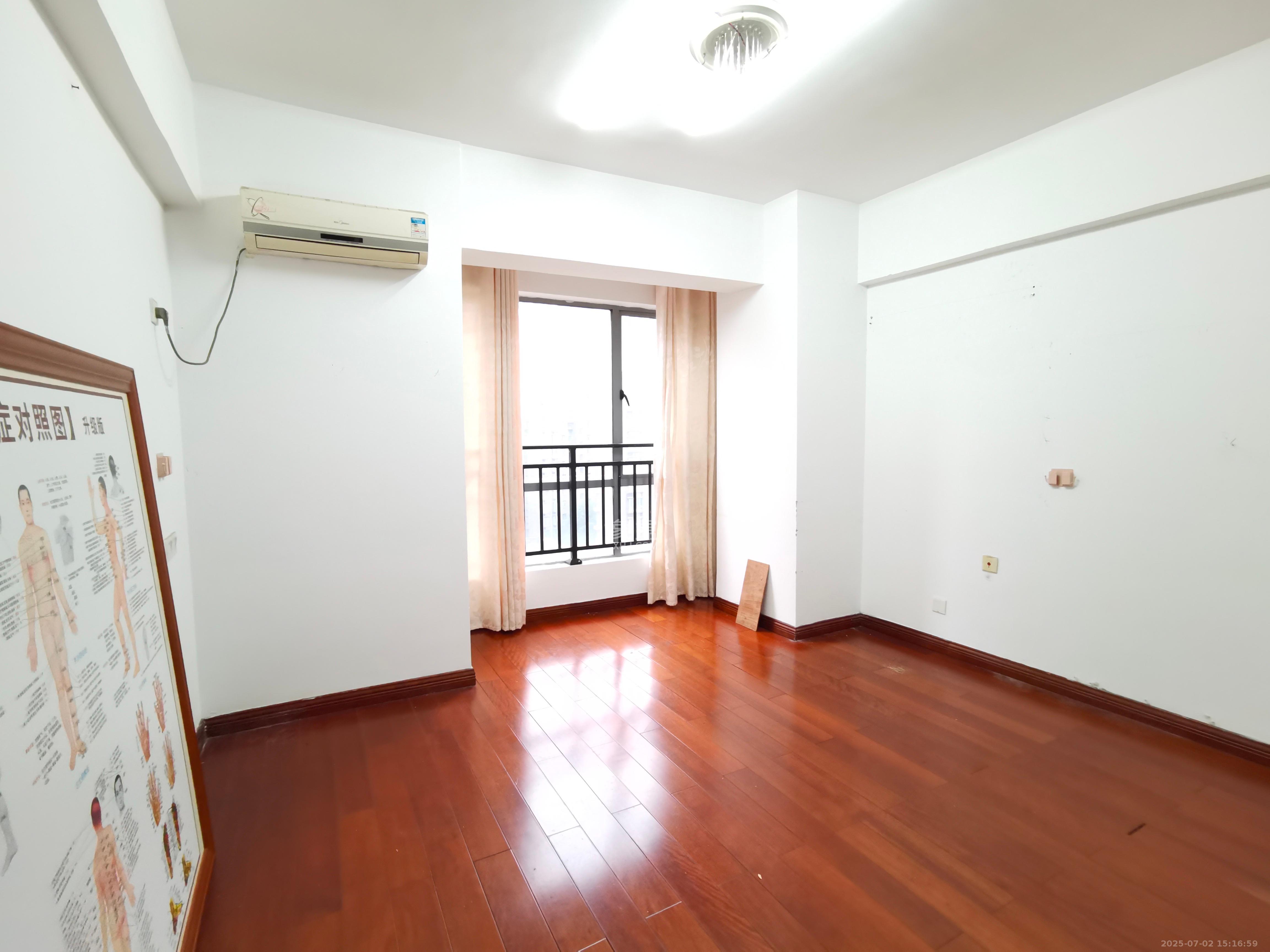 西子一间  3室2厅2卫   3800.00元/月室内图