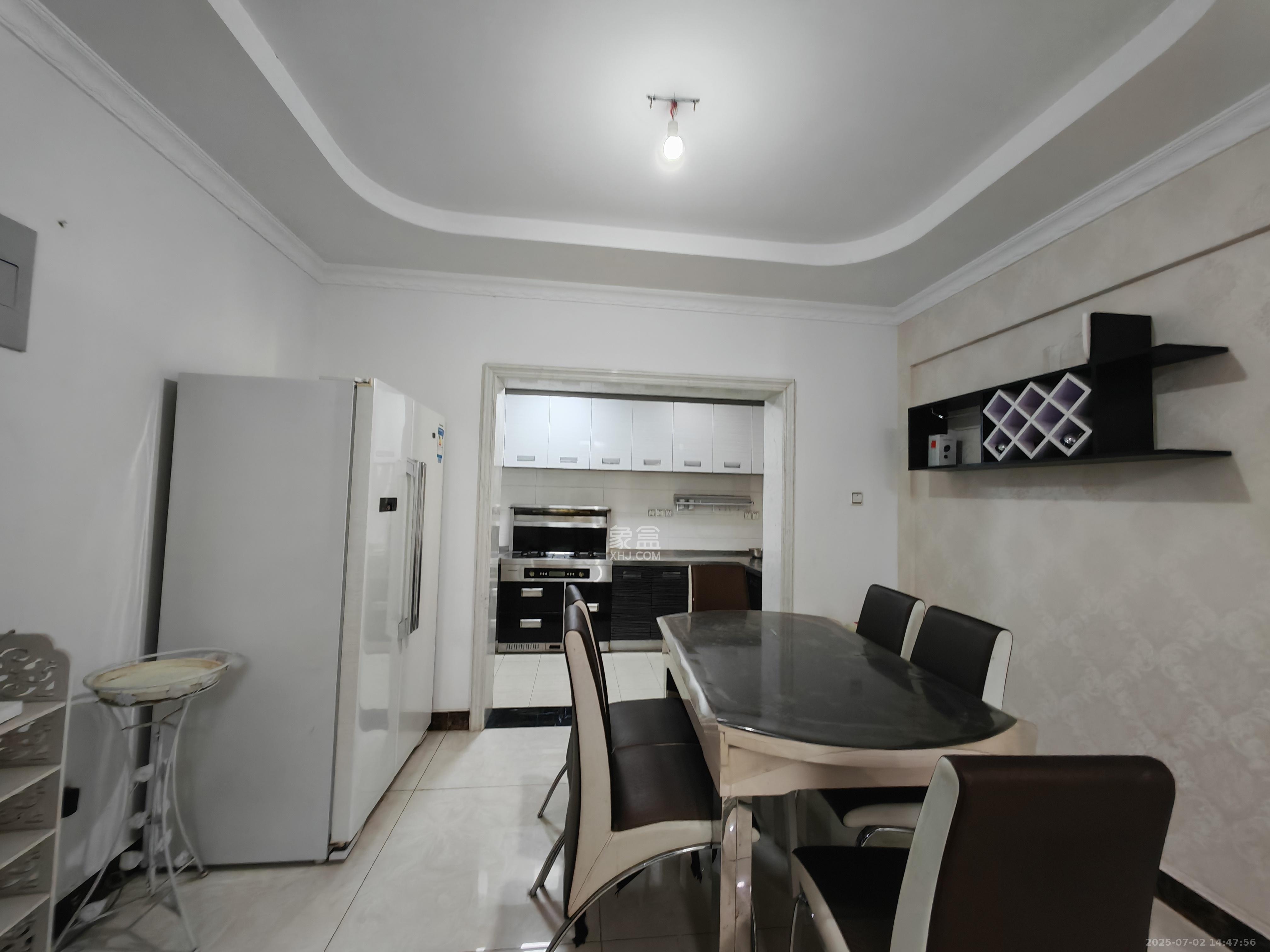 中海梅溪湖壹号  3室2厅1卫    2800.0元/月 中海梅溪湖壹号  3室2厅1卫    2800.0元/月室内图