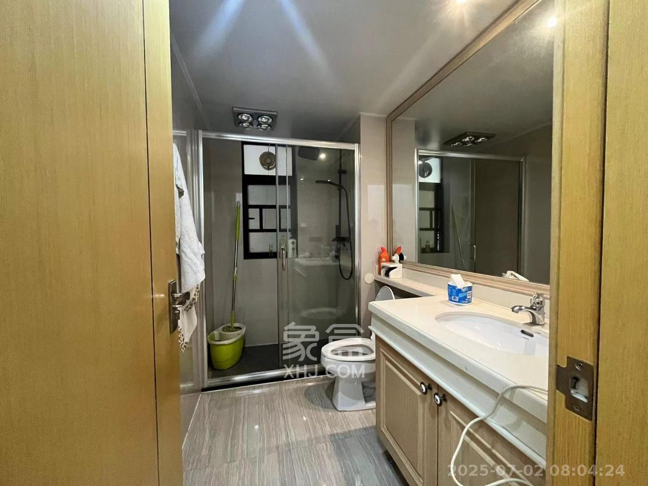 中海国际三期 3室2厅2卫 2600.0元/月 中海国际三期 3室2厅2卫 2600.0元/月室内图