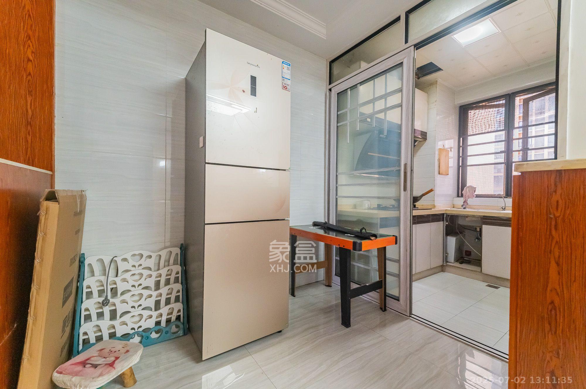 深业睿城  3室2厅2卫    2400.0元/月室内图