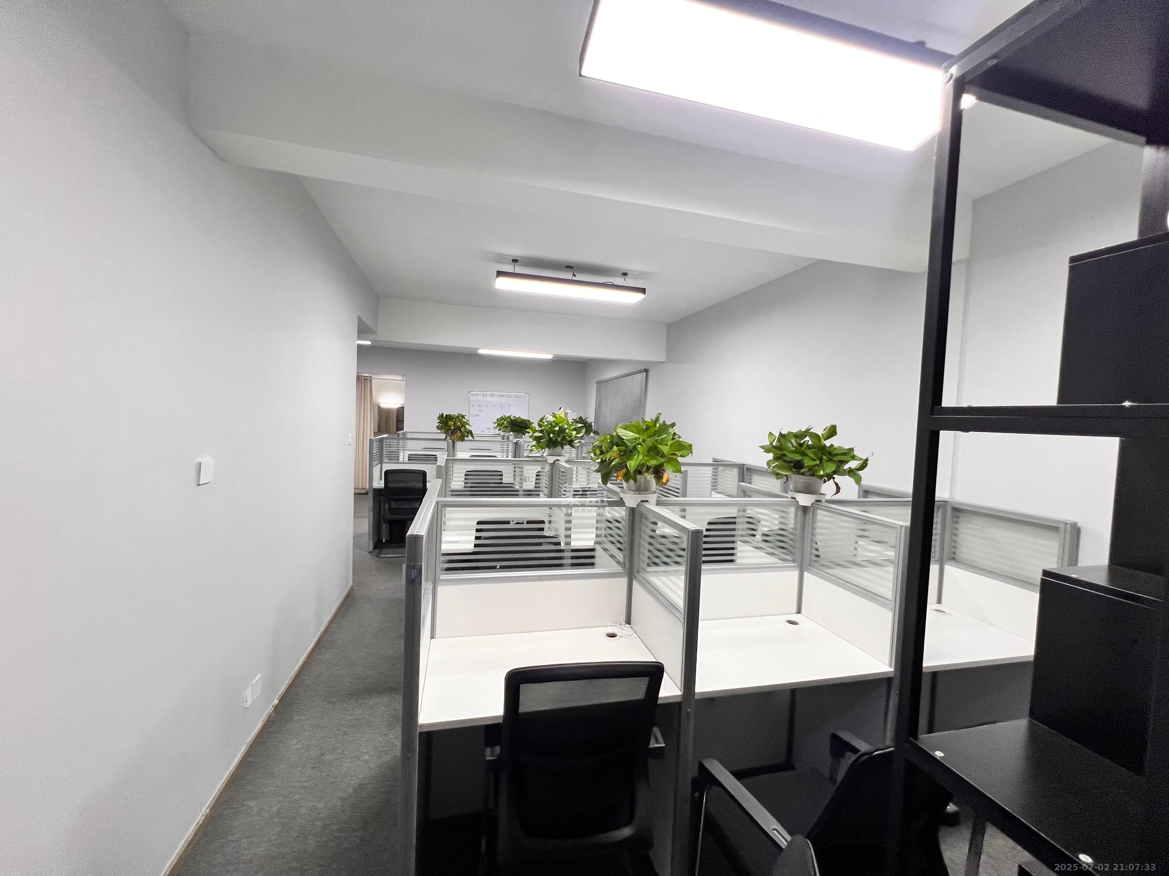 上河国际B座 2室1厅1卫 2300.0元/月 上河国际B座 2室1厅1卫 2300.0元/月室内图