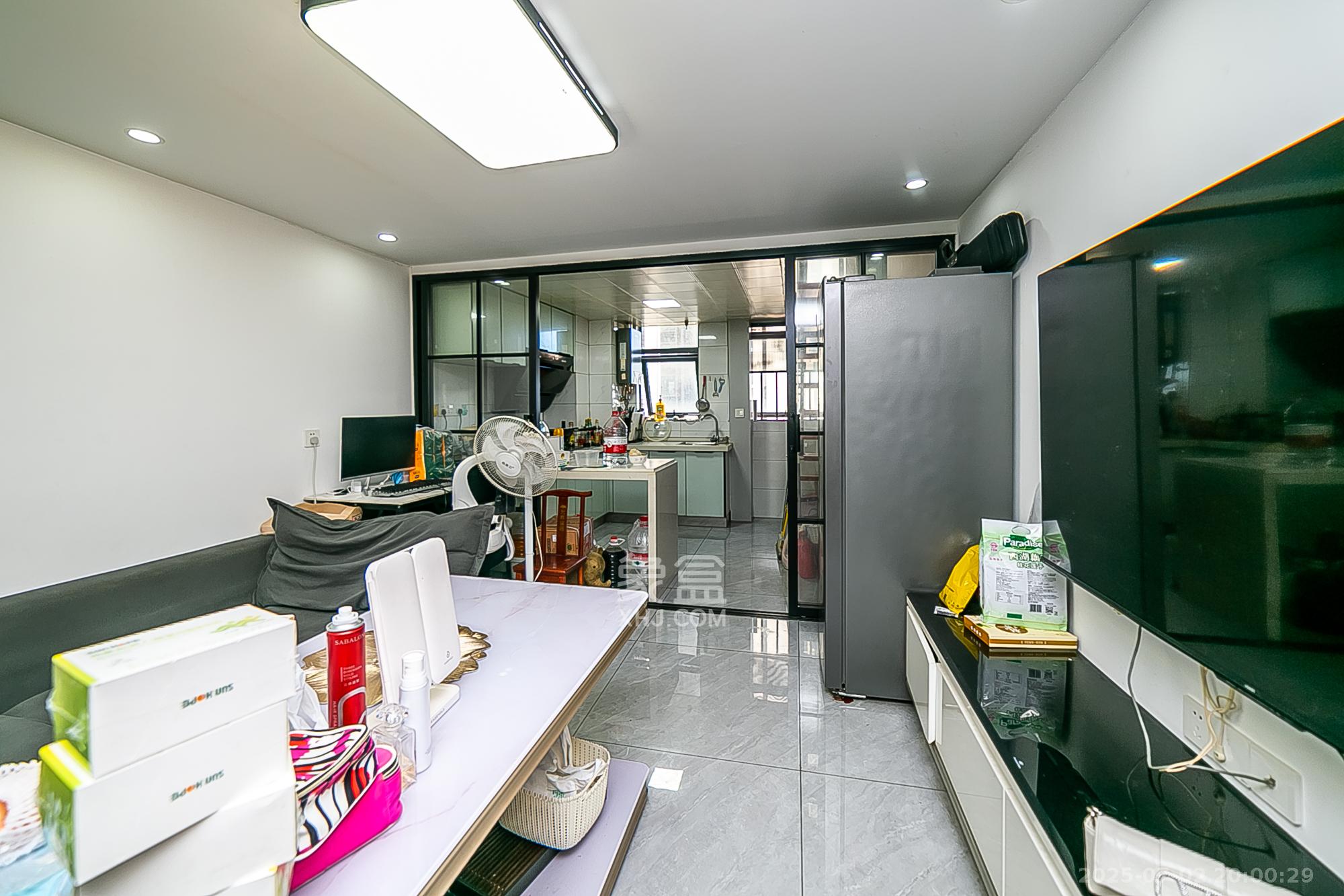 天鸿天府（天鸿中央大院）  2室1厅1卫    29.9万客厅