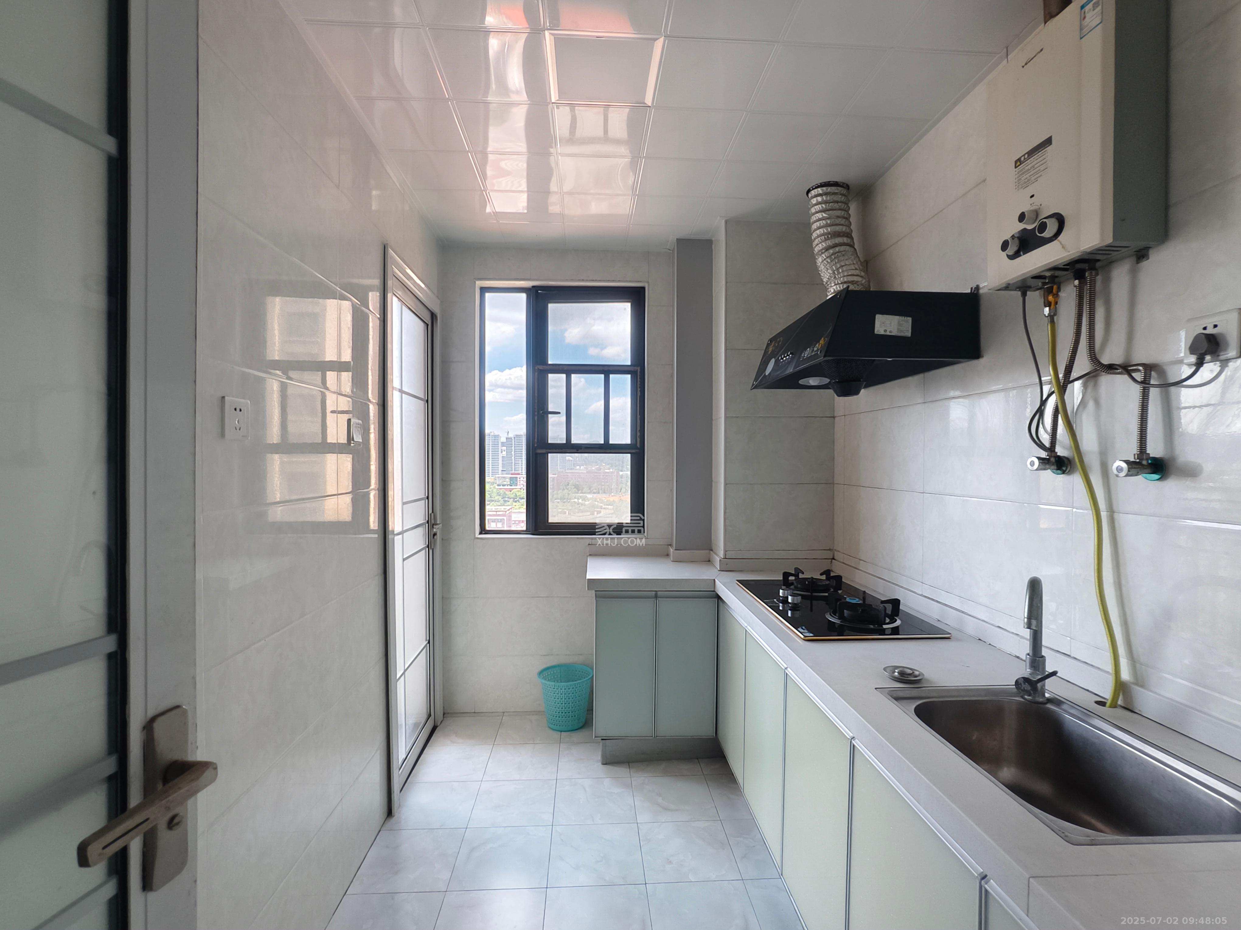 邦盛水岸御园  4室2厅2卫    2200.0元/月室内图