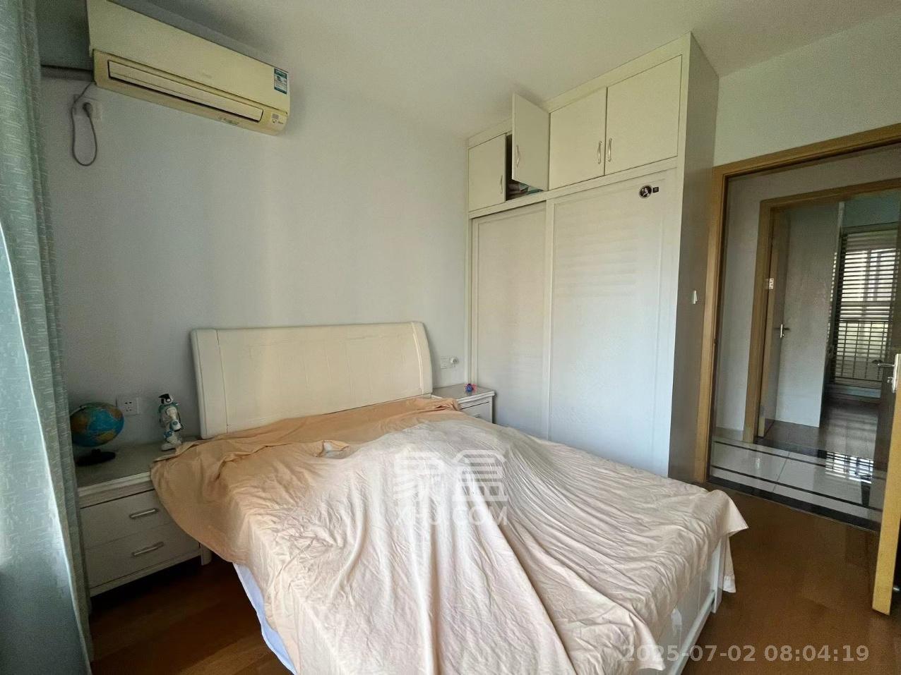 中海国际三期 3室2厅2卫 2600.0元/月 中海国际三期 3室2厅2卫 2600.0元/月室内图