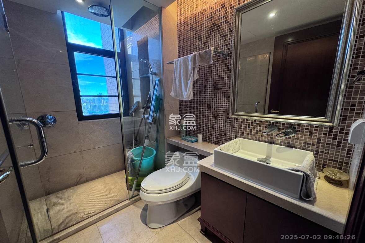 运达中央广场一、二期  3室2厅3卫    11000.0元/月 运达中央广场一、二期  3室2厅3卫    11000.0元/月室内图