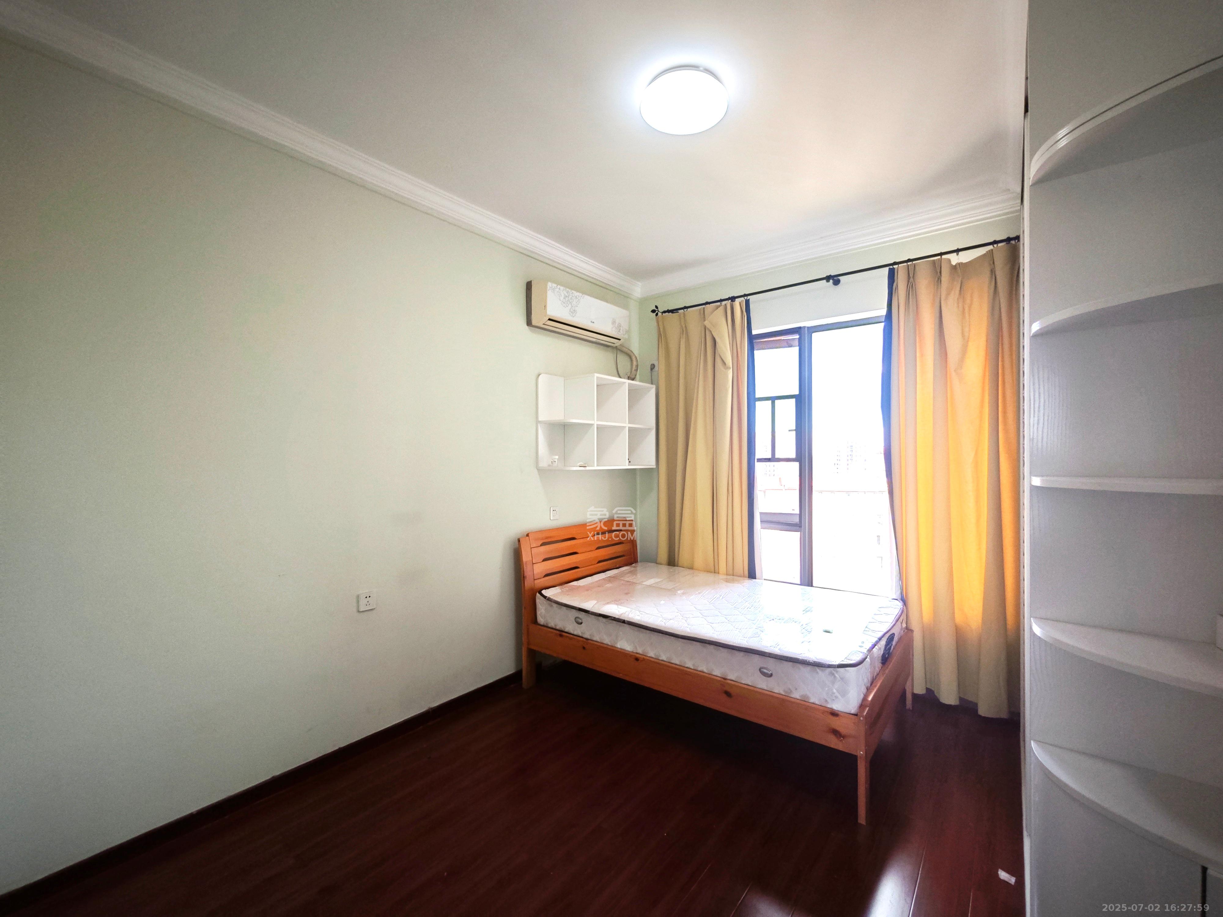 珠江郦城公园1号  4室2厅2卫    3000.0元/月 珠江郦城公园1号  4室2厅2卫    3000.0元/月室内图