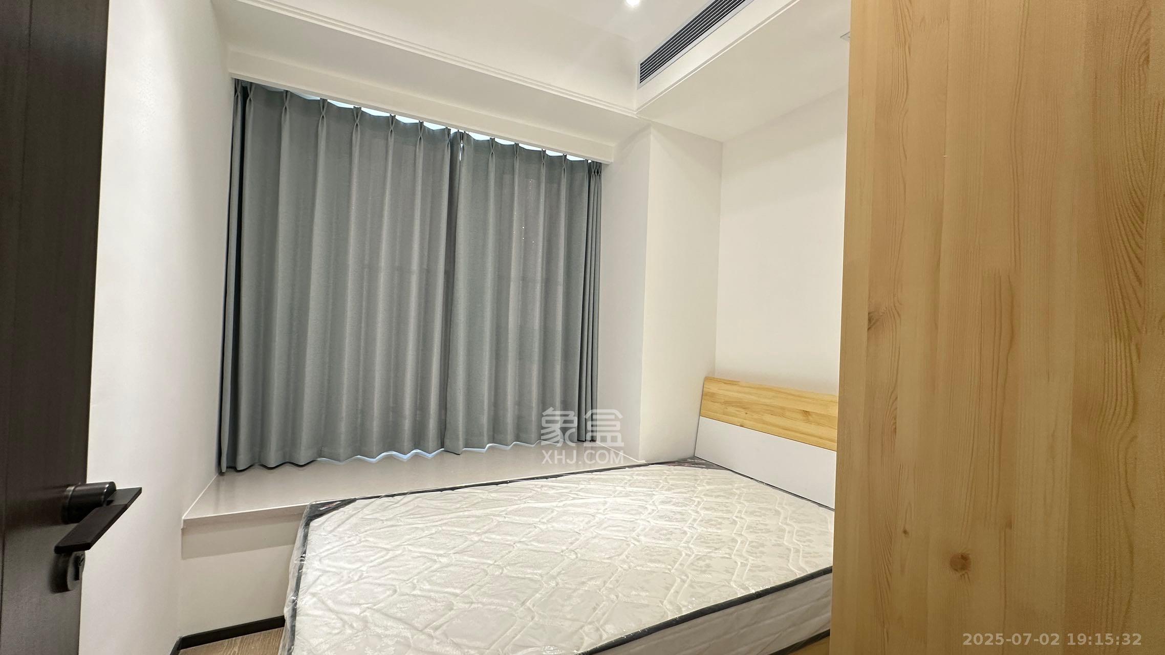 万科滨河道  3室2厅2卫   3000.00元/月室内图