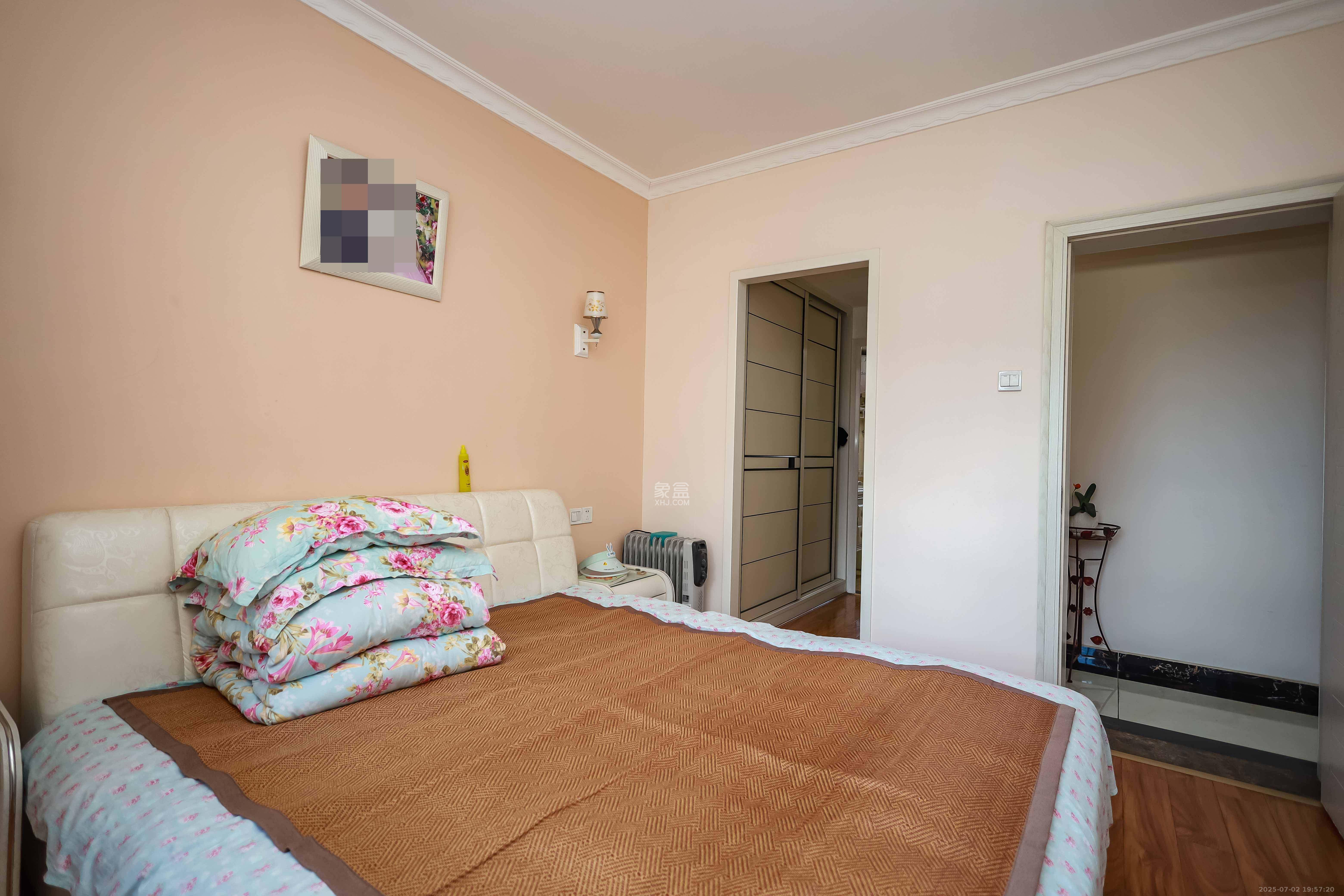 天麓尚层 3室2厅2卫 82.0万 天麓尚层 3室2厅2卫 82.0万卧室