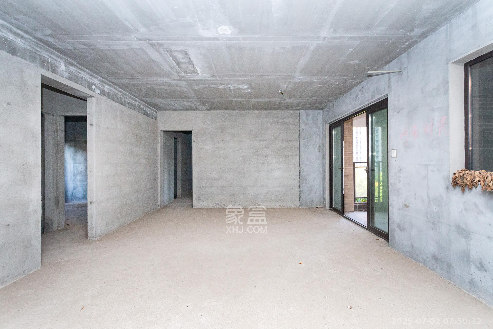 时代倾城五期 4室2厅2卫 80.0万 时代倾城五期 4室2厅2卫 80.0万客厅