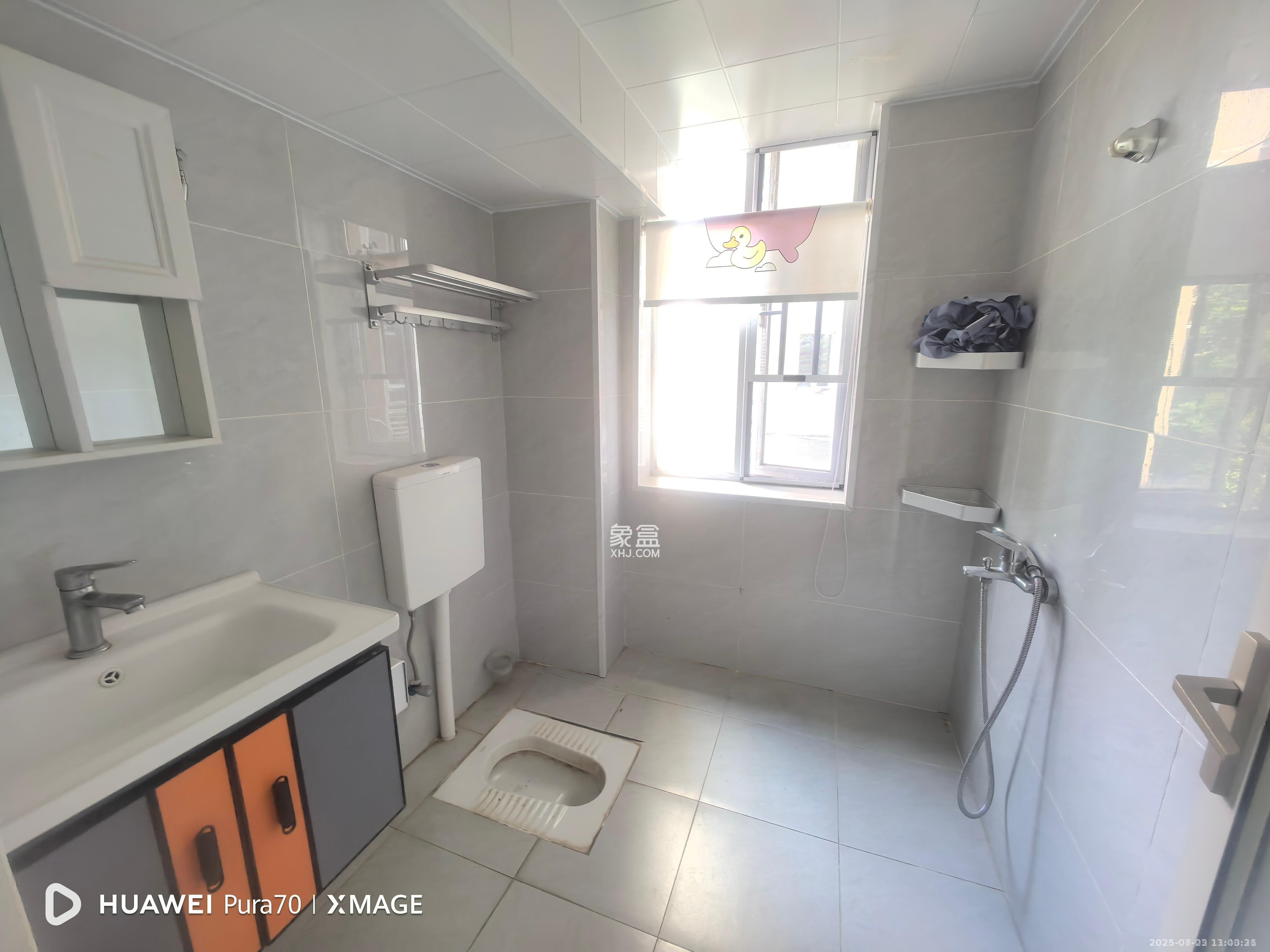 恒广国际景园一二区  2室2厅1卫    2100.0元/月 恒广国际景园一二区  2室2厅1卫    2100.0元/月室内图