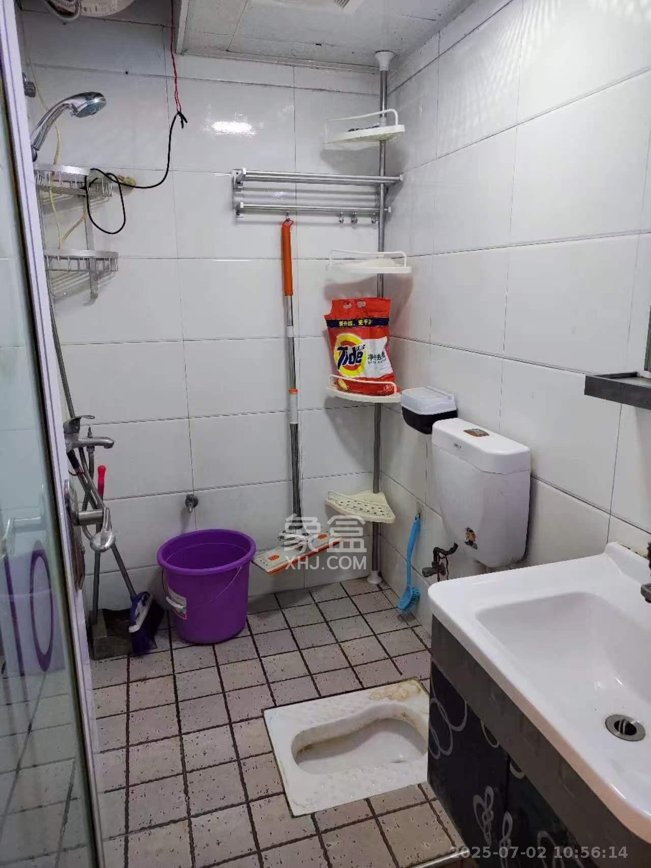 麓谷明珠  3室1厅1卫   1800.00元/月室内图