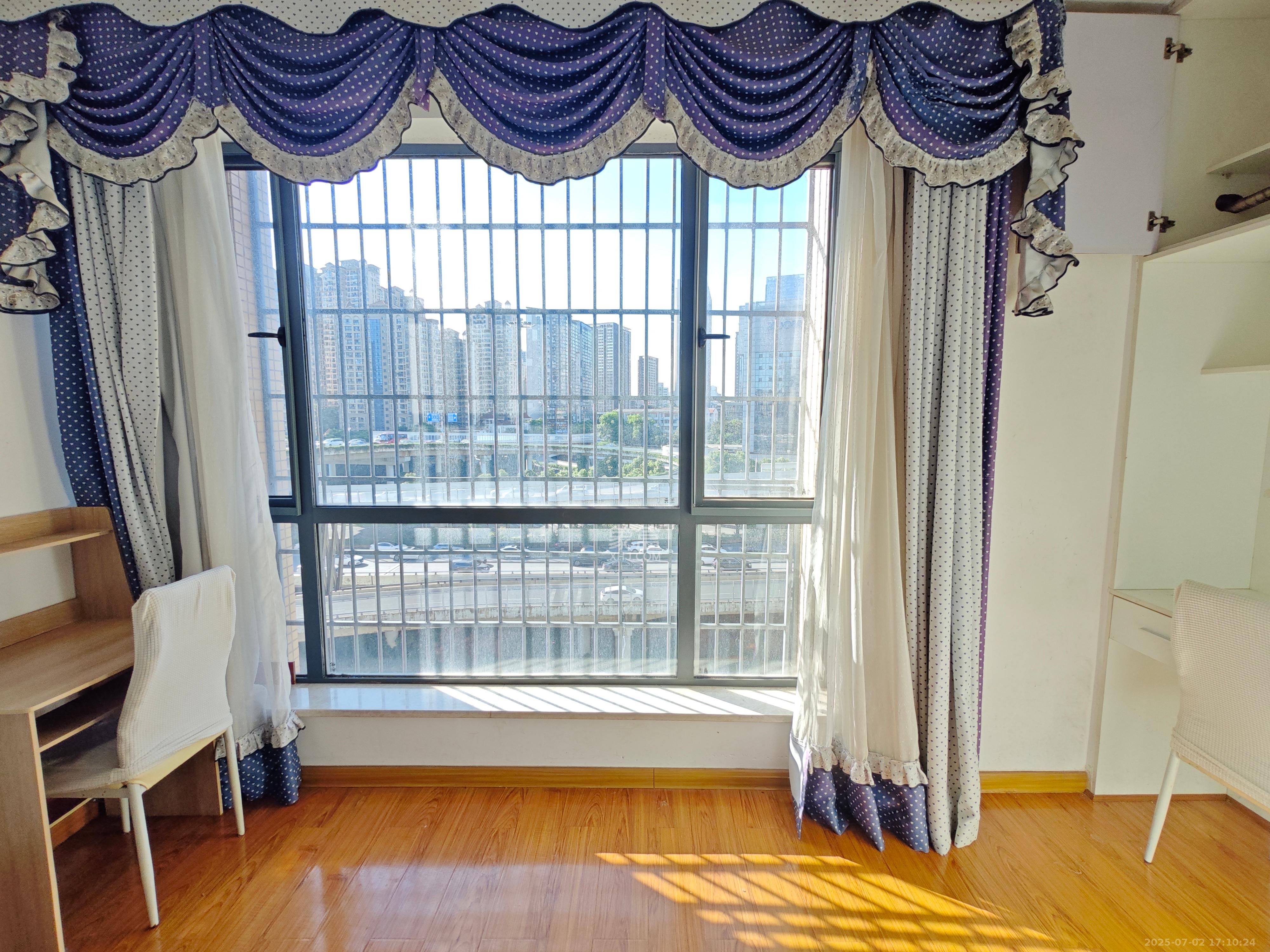 剑桥名门  2室1厅1卫    1300.0元/月 剑桥名门  2室1厅1卫    1300.0元/月室内图