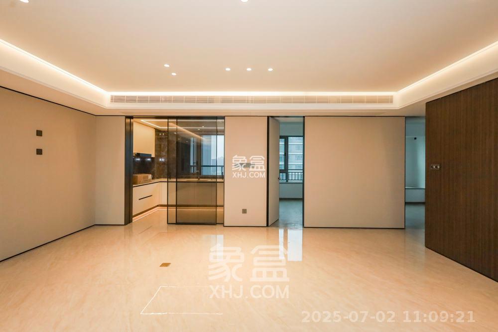 招商蛇口滨江境  4室2厅2卫   8000.00元/月室内图