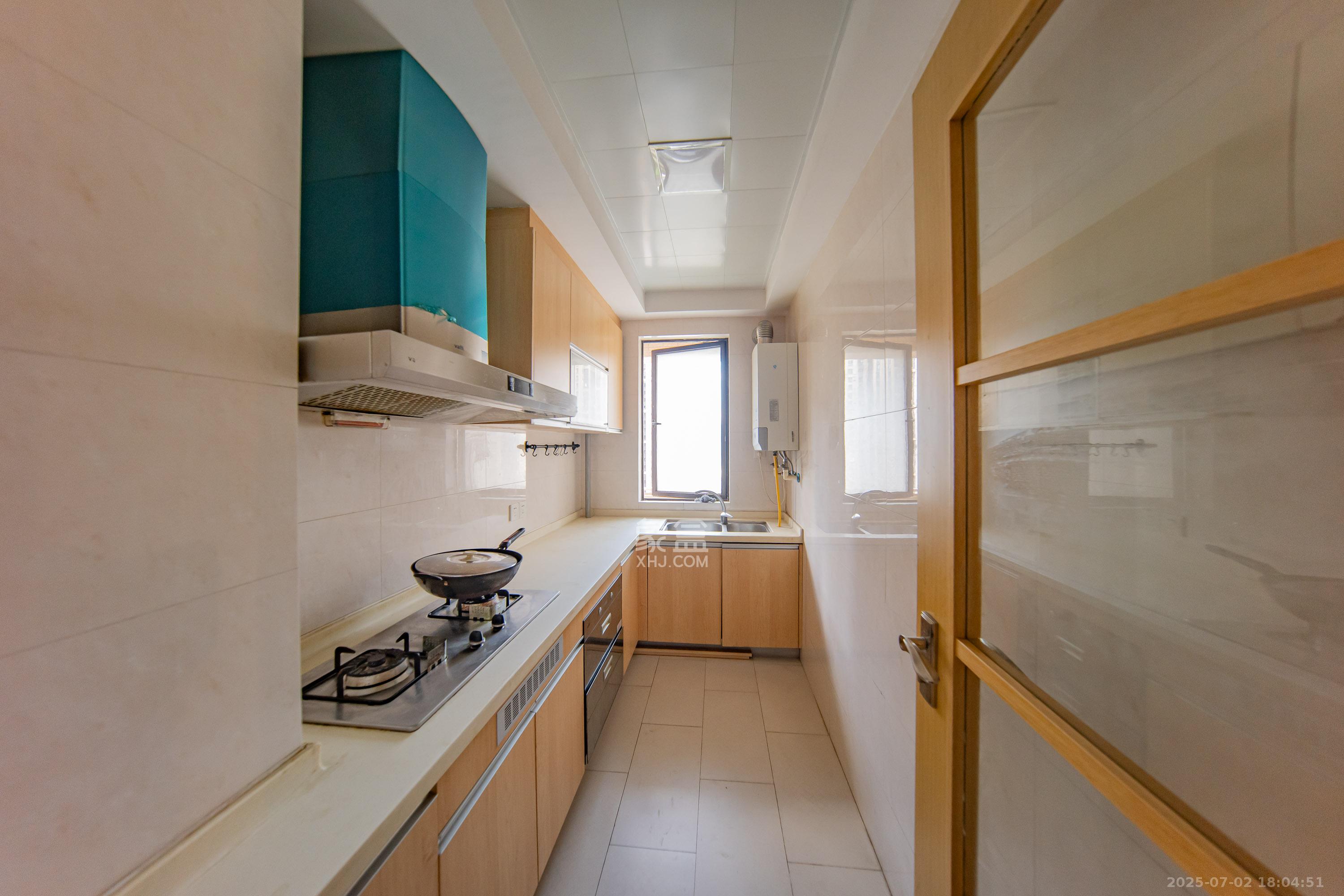 中海国际三期  3室2厅1卫    69.8万 中海国际三期  3室2厅1卫    69.8万厨房