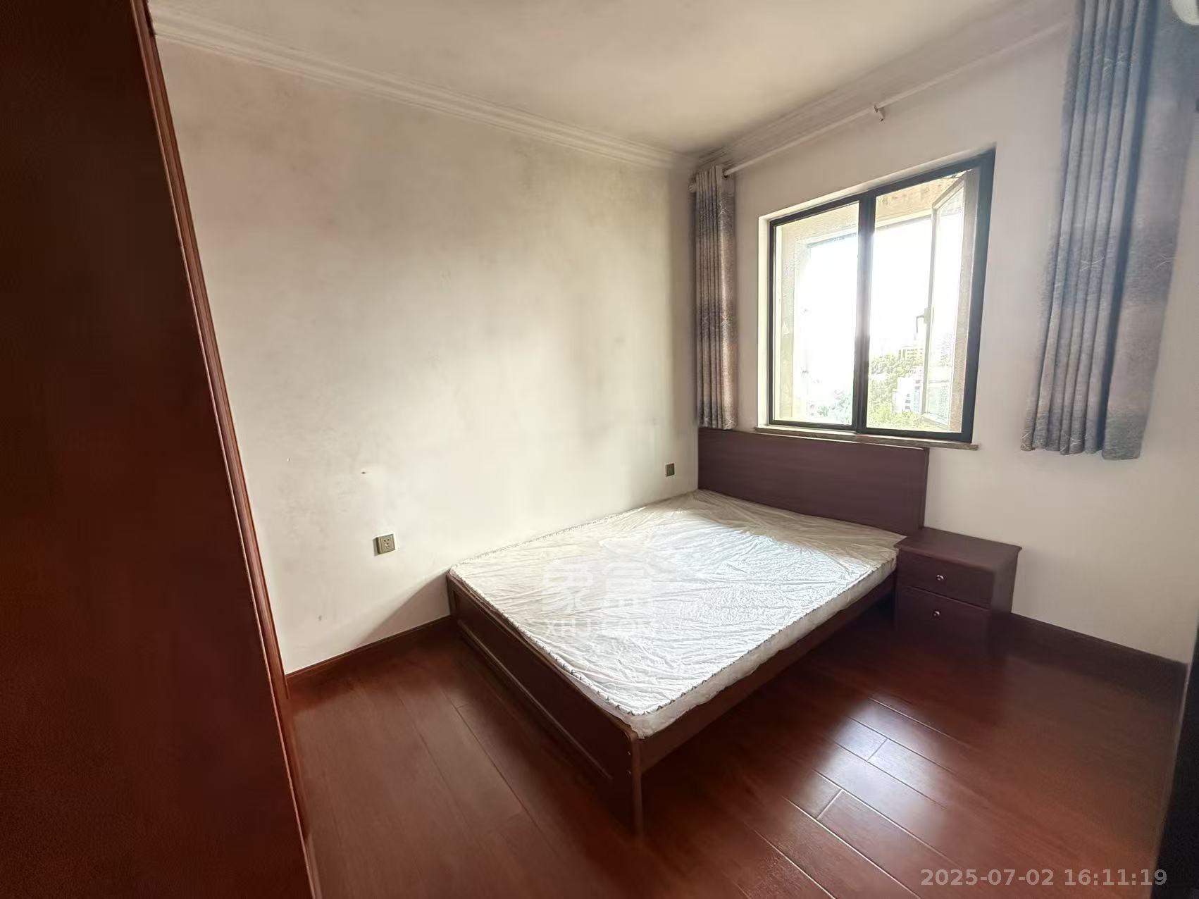 好莱城（弘德西街）  3室2厅1卫    2400.0元/月室内图